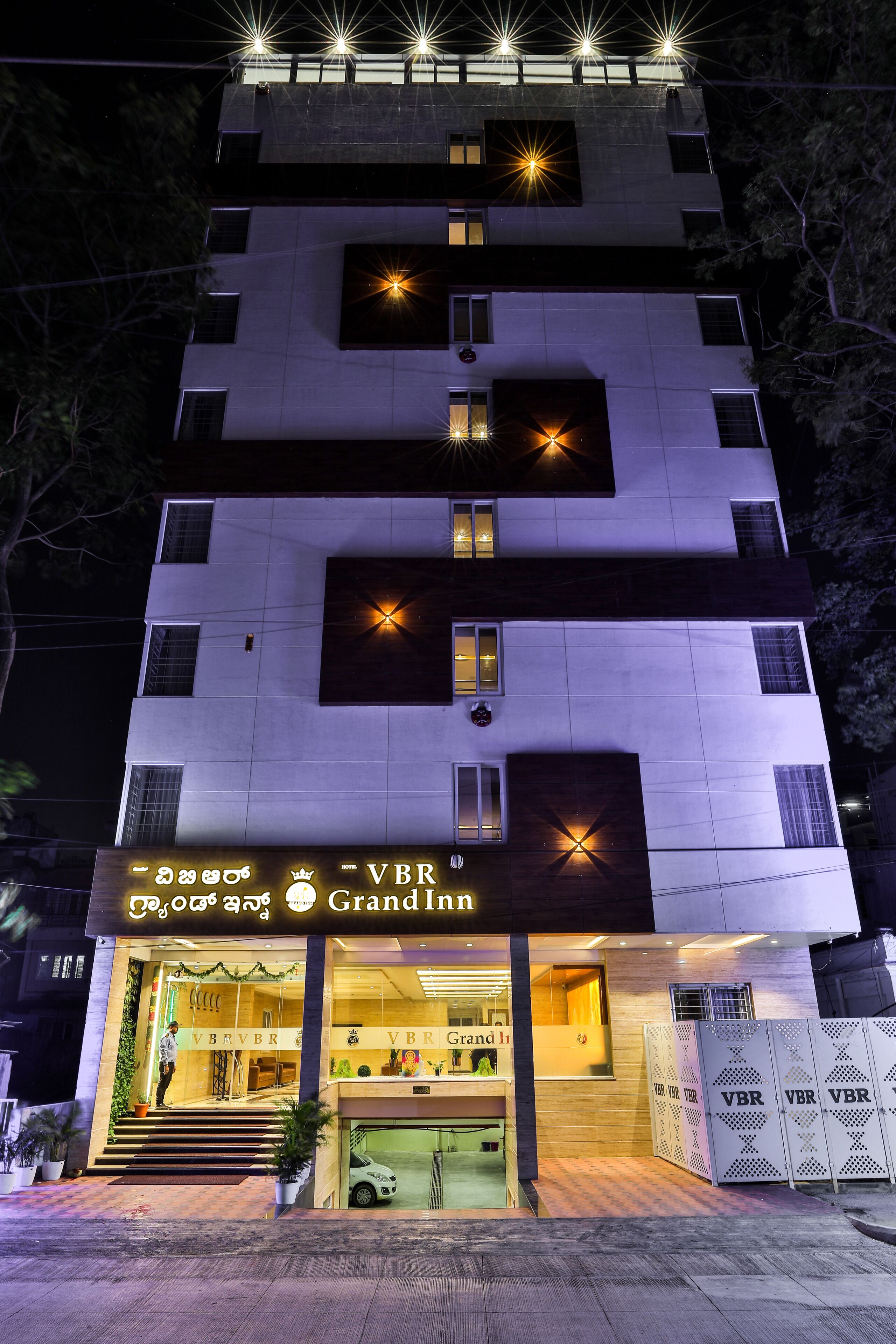 Hotel VBR Grand Inn