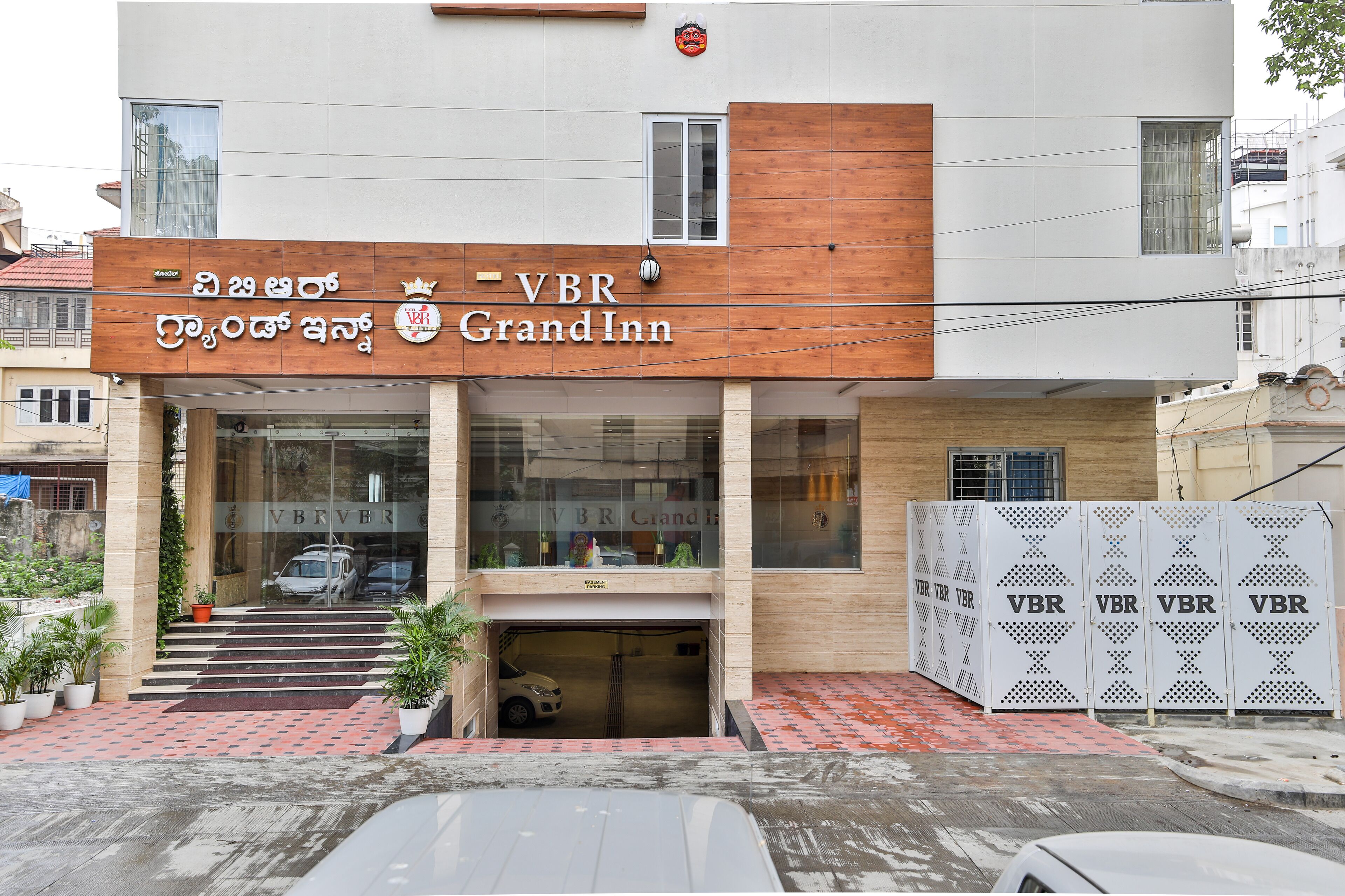 Hotel VBR Grand Inn