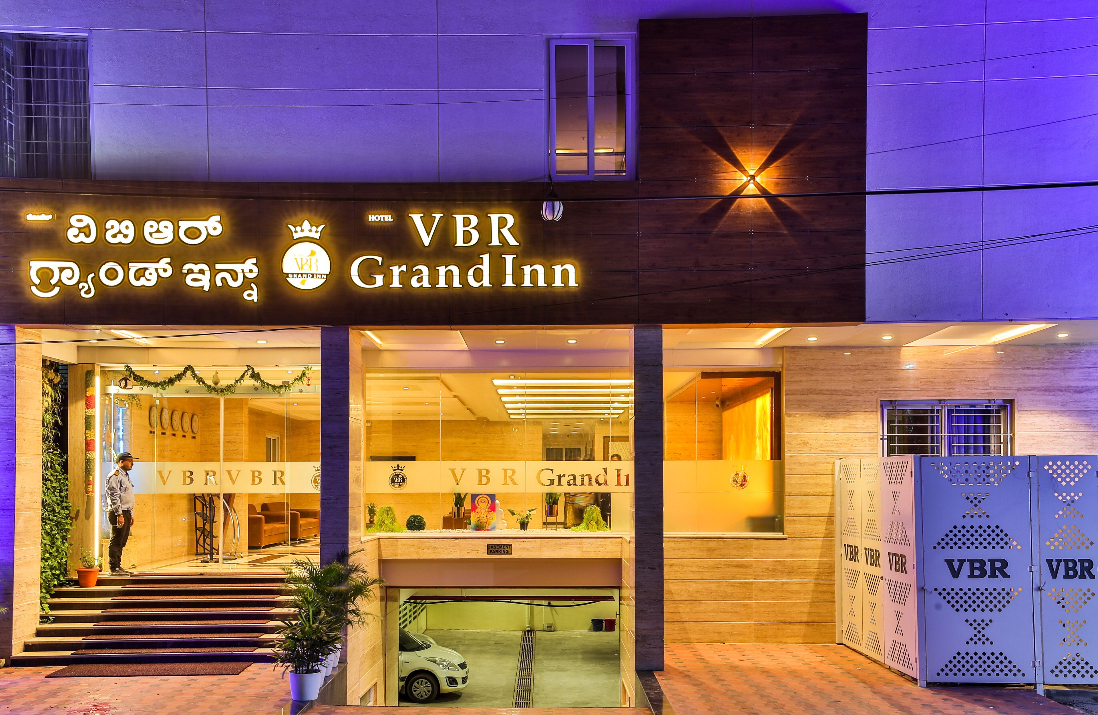 Hotel VBR Grand Inn