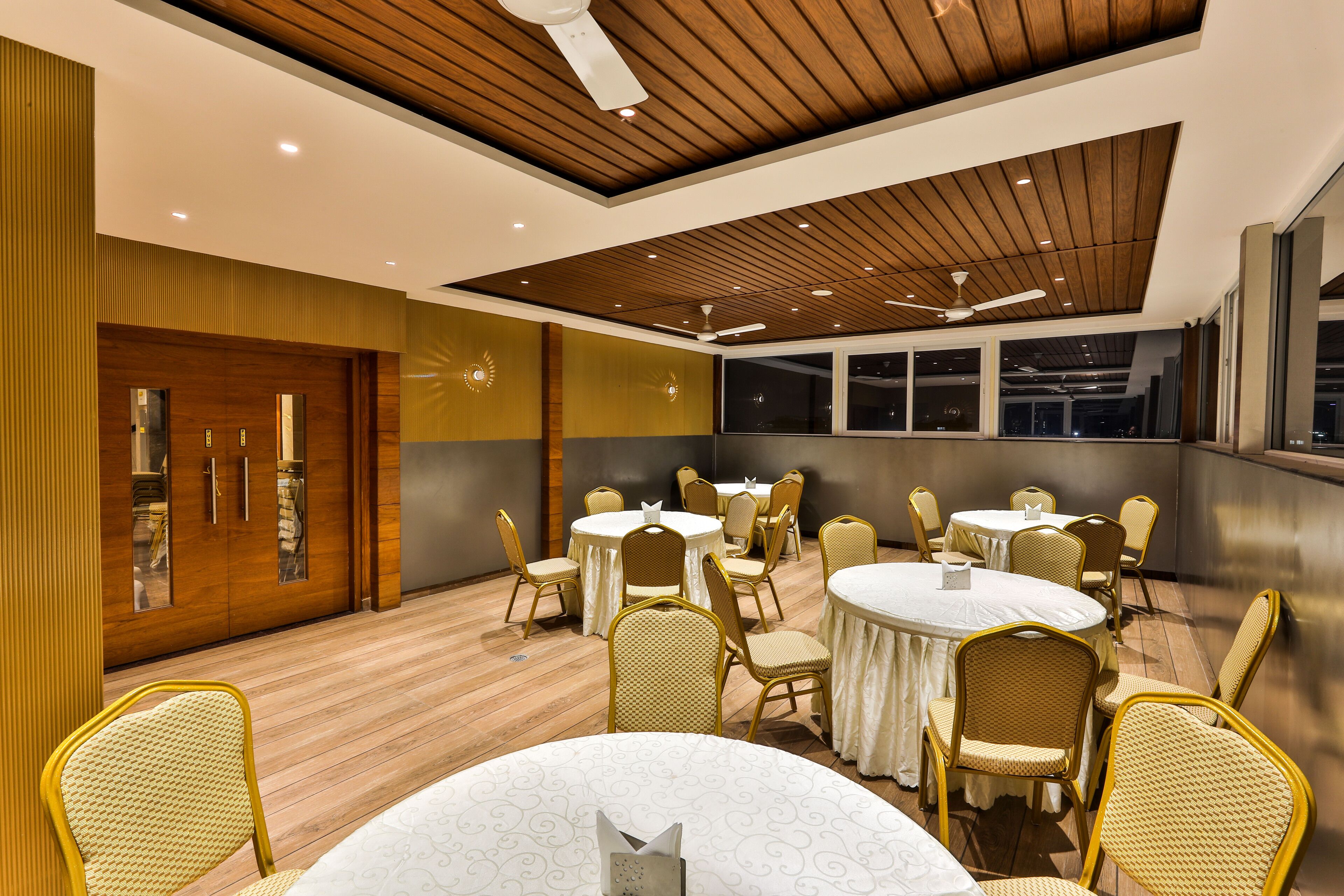 Hotel VBR Grand Inn