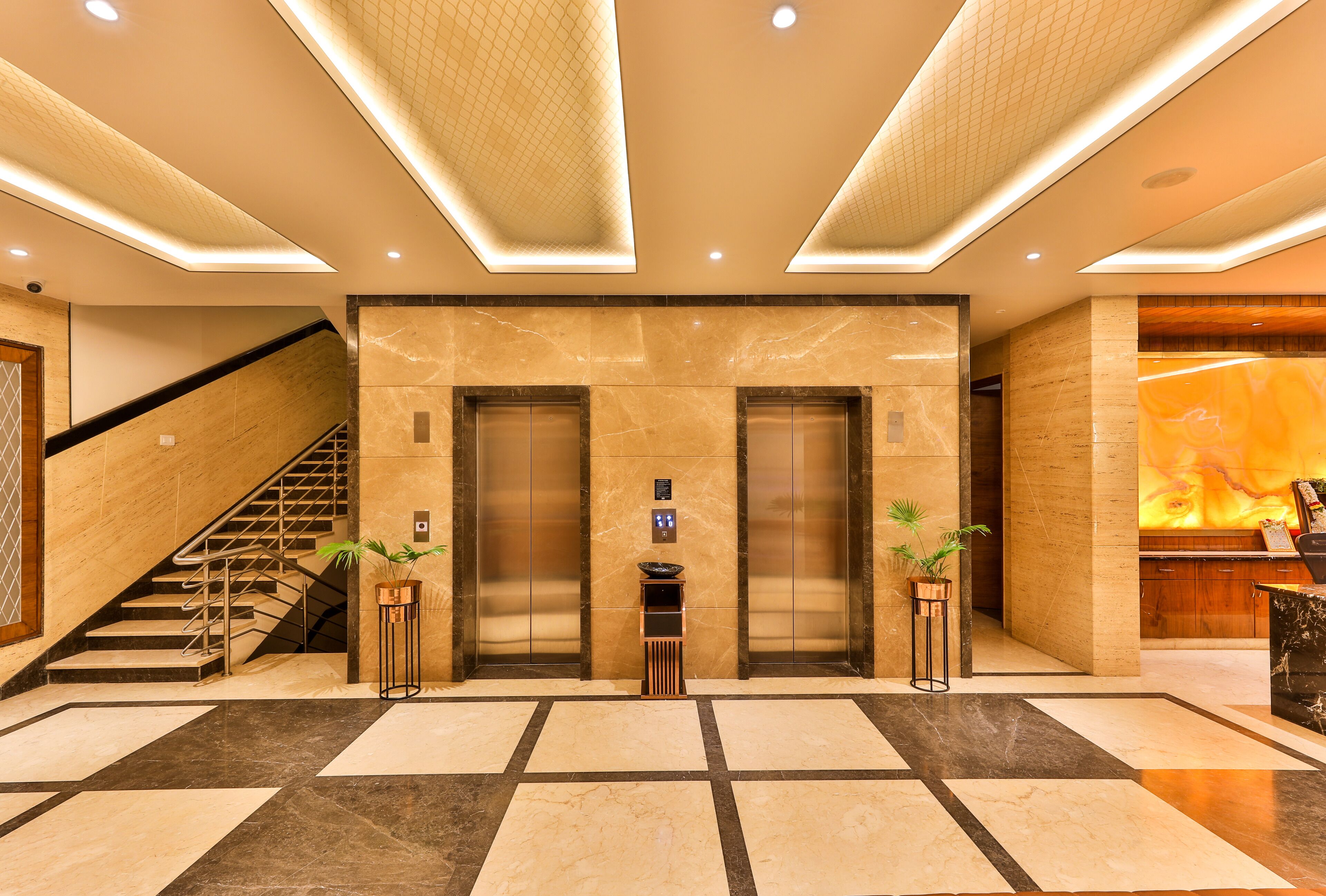 Hotel VBR Grand Inn