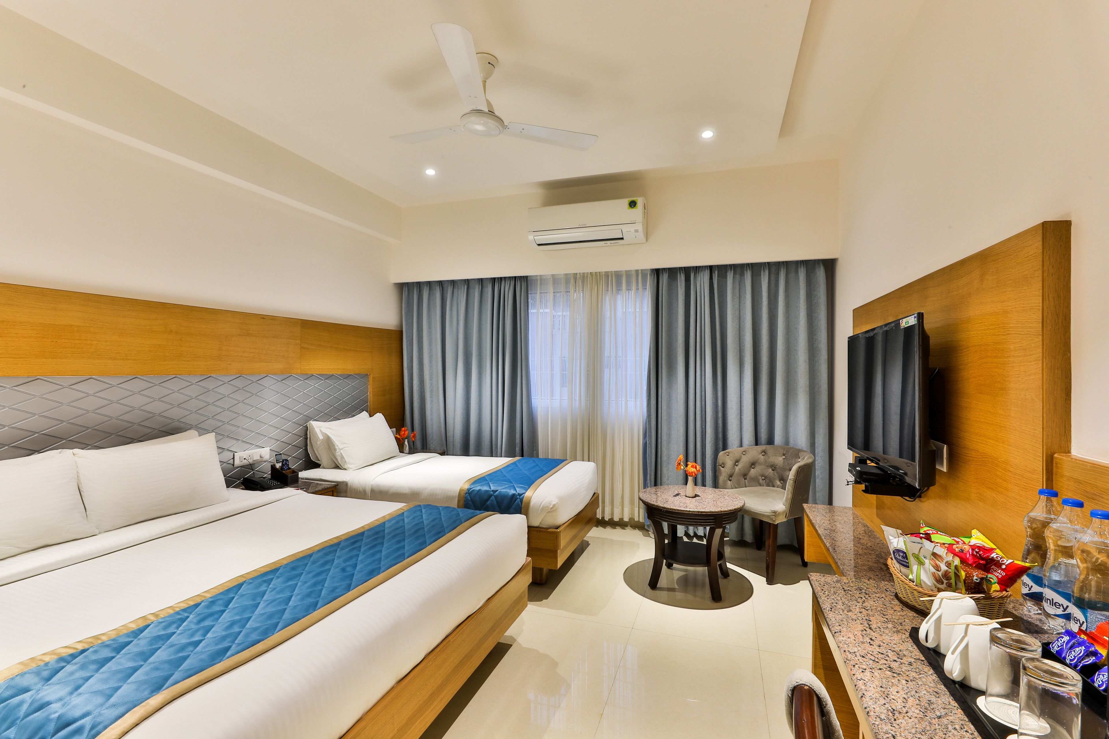 Hotel VBR Grand Inn