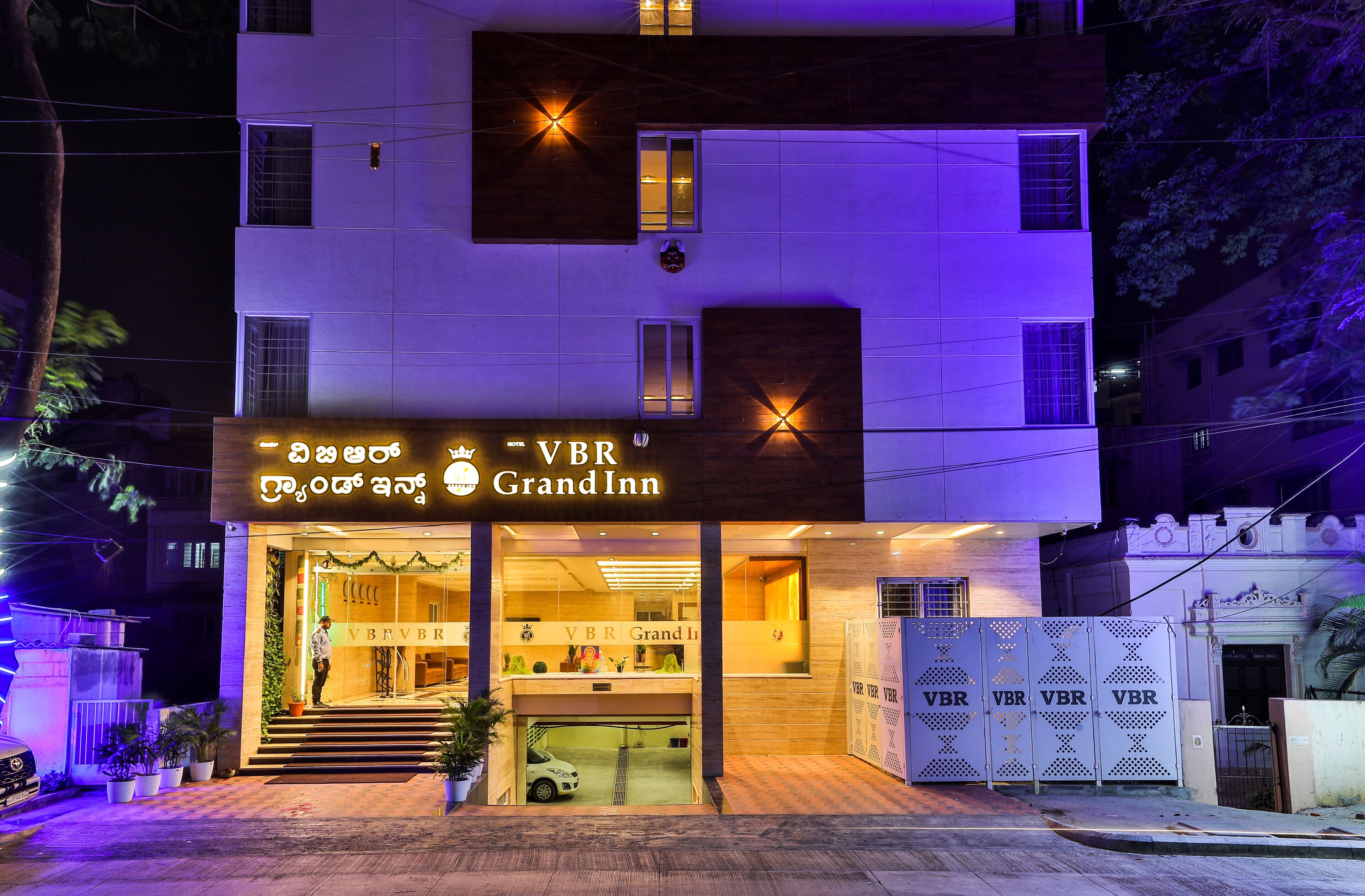 Hotel VBR Grand Inn