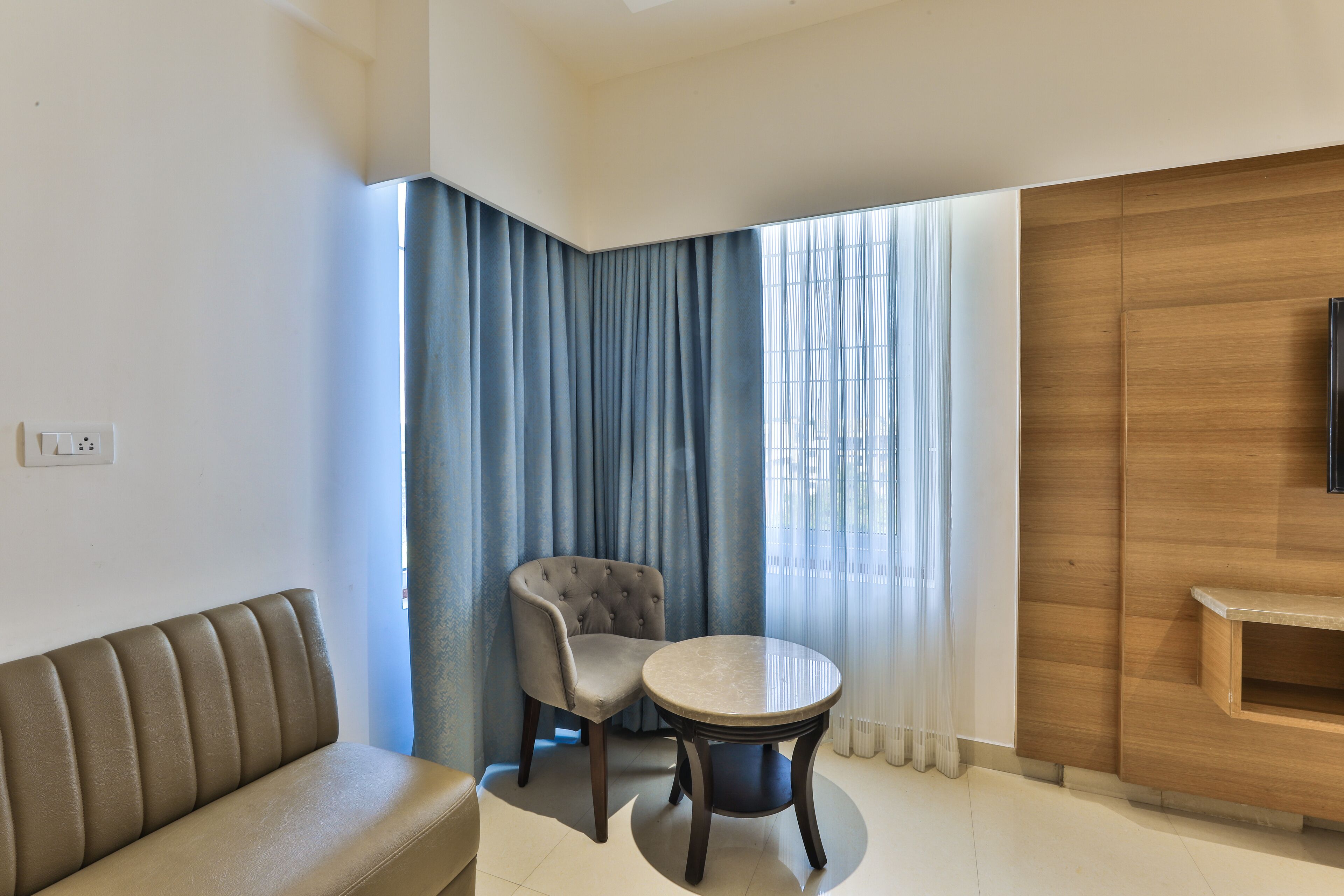 Hotel VBR Grand Inn