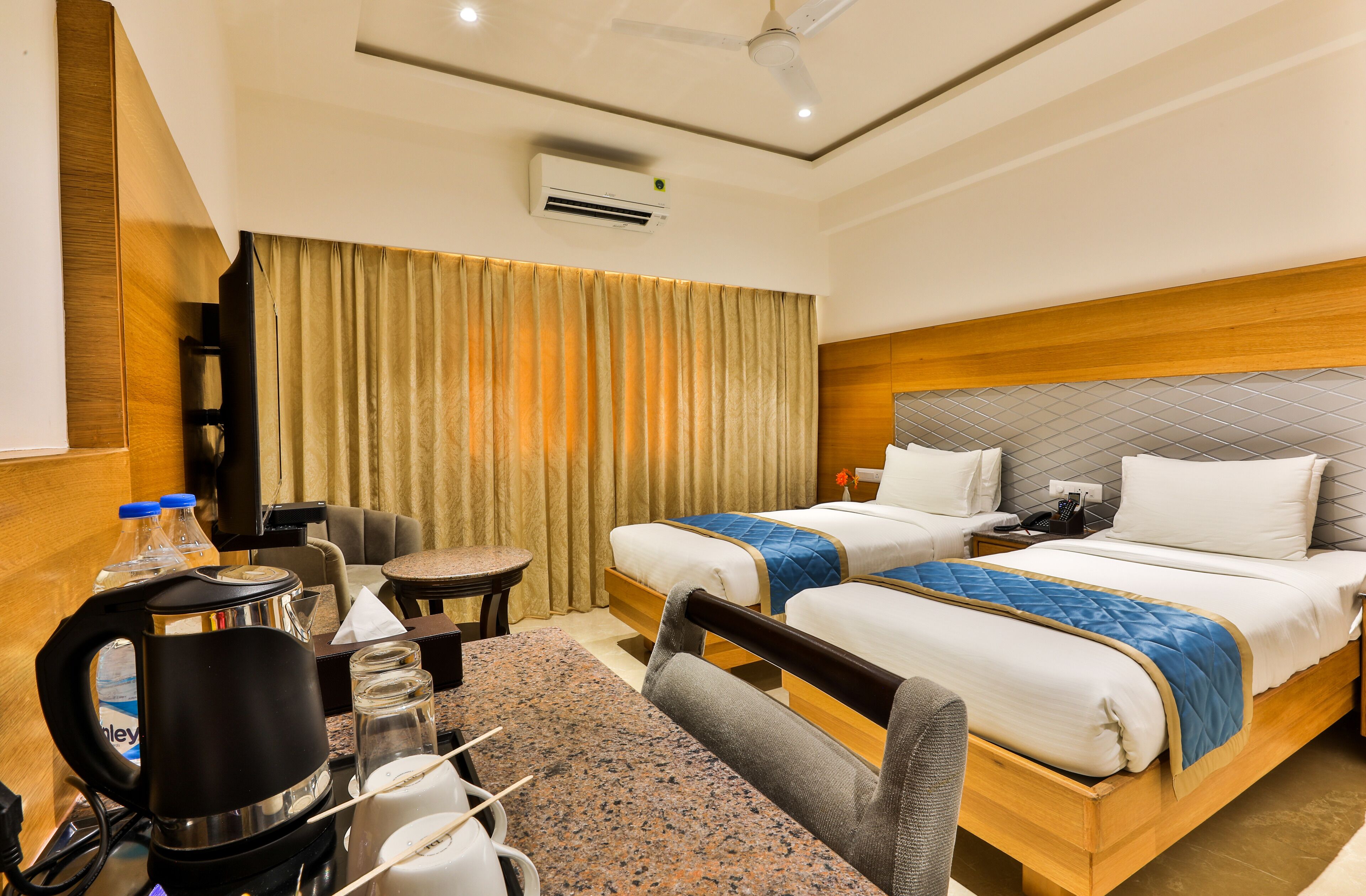 Hotel VBR Grand Inn