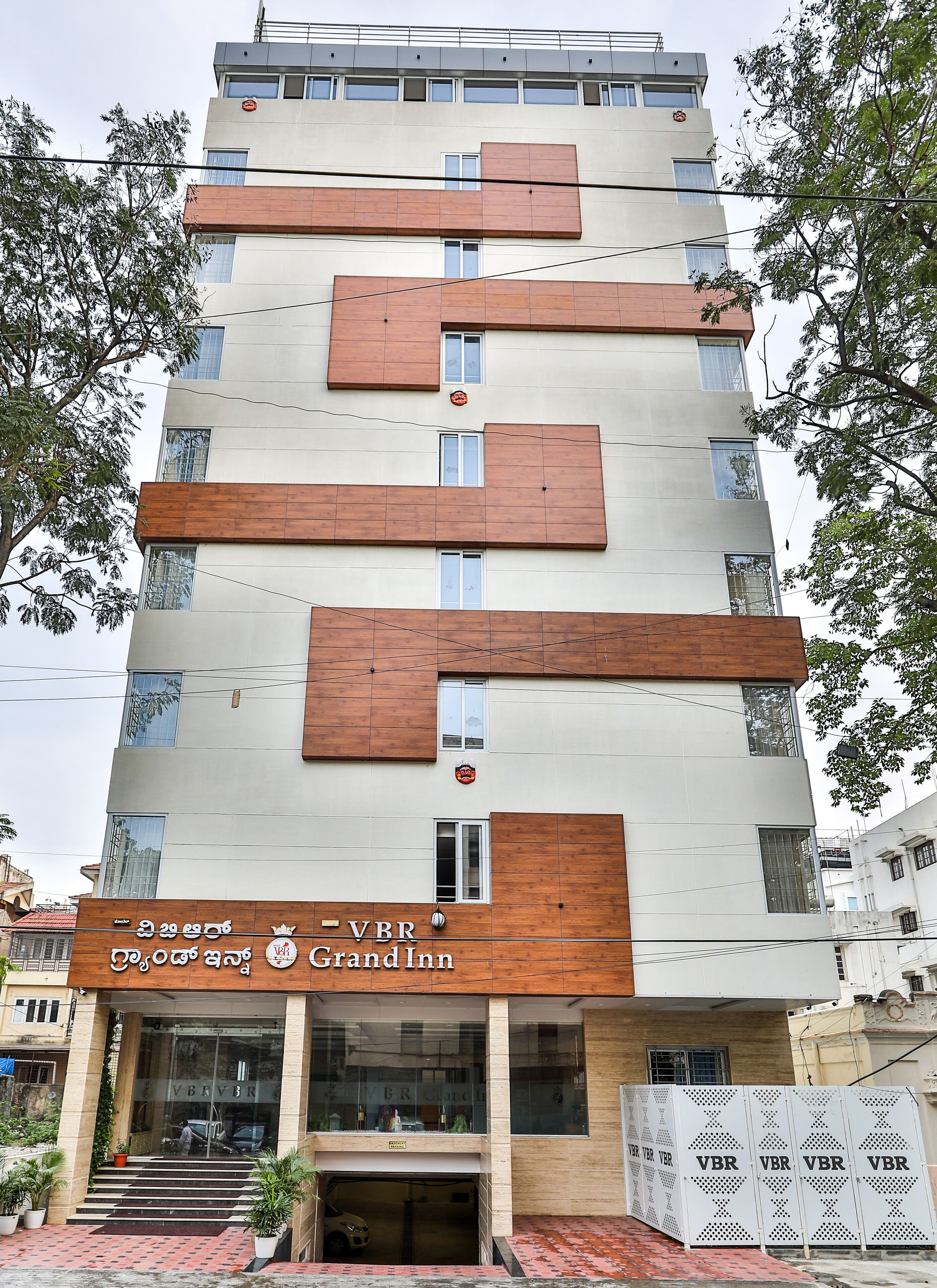Hotel VBR Grand Inn