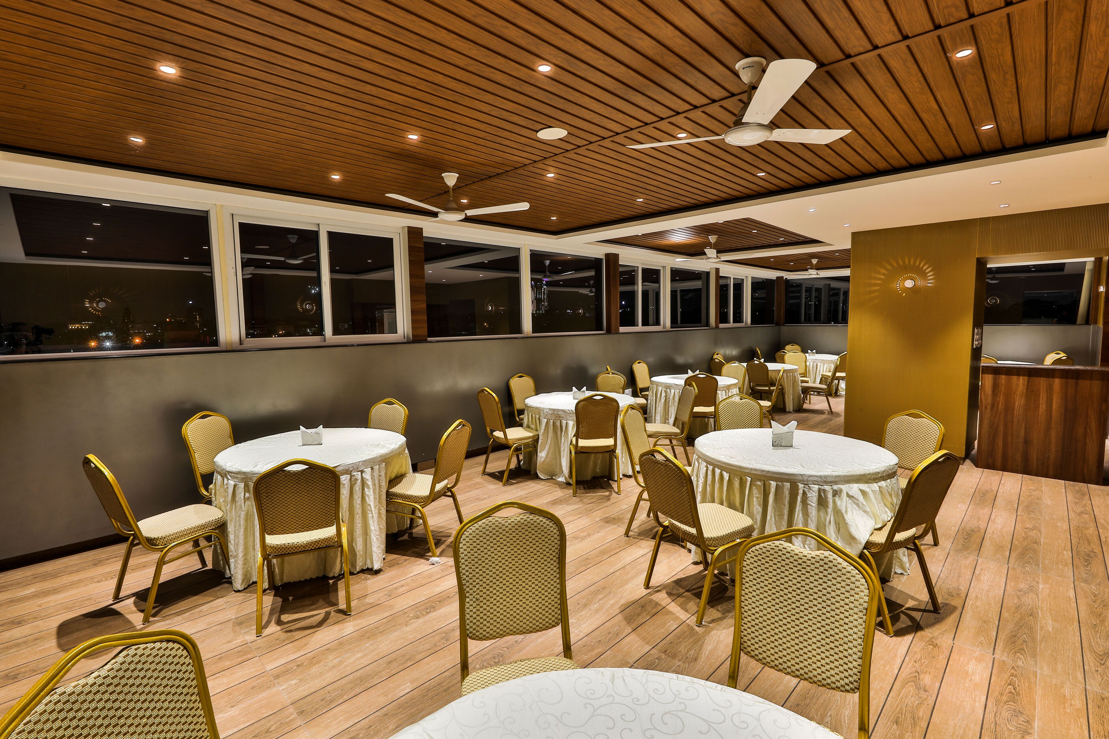 Hotel VBR Grand Inn