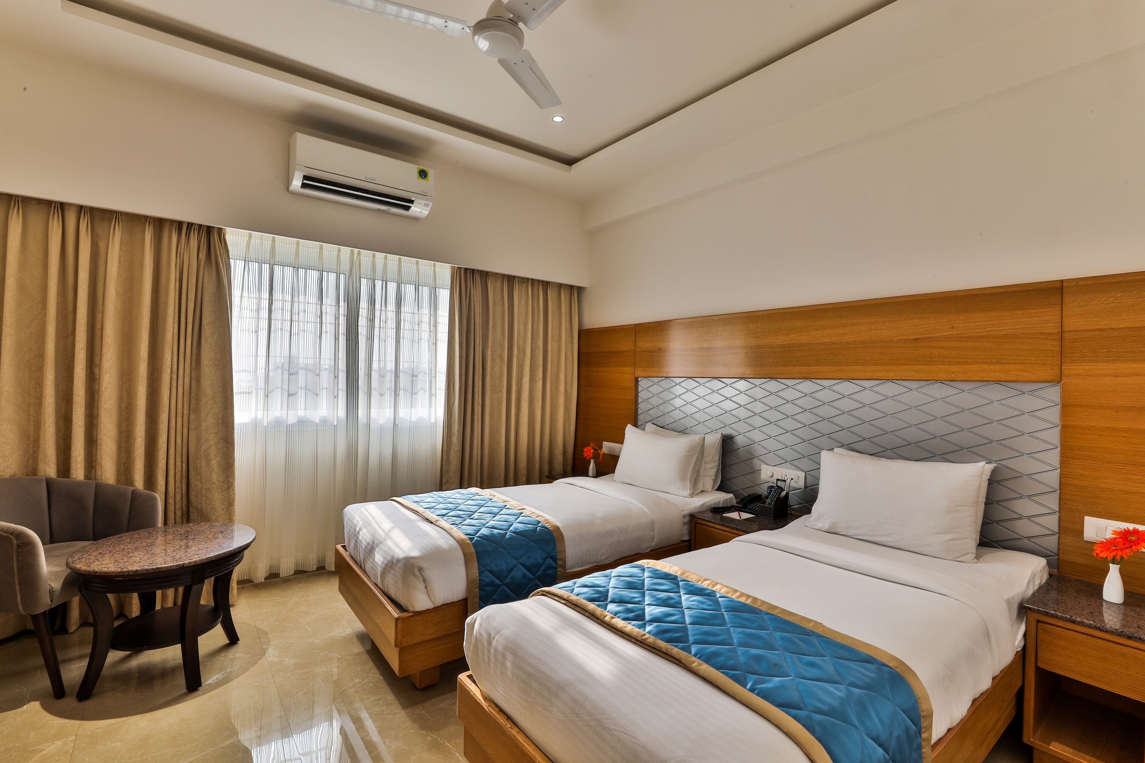 Hotel VBR Grand Inn
