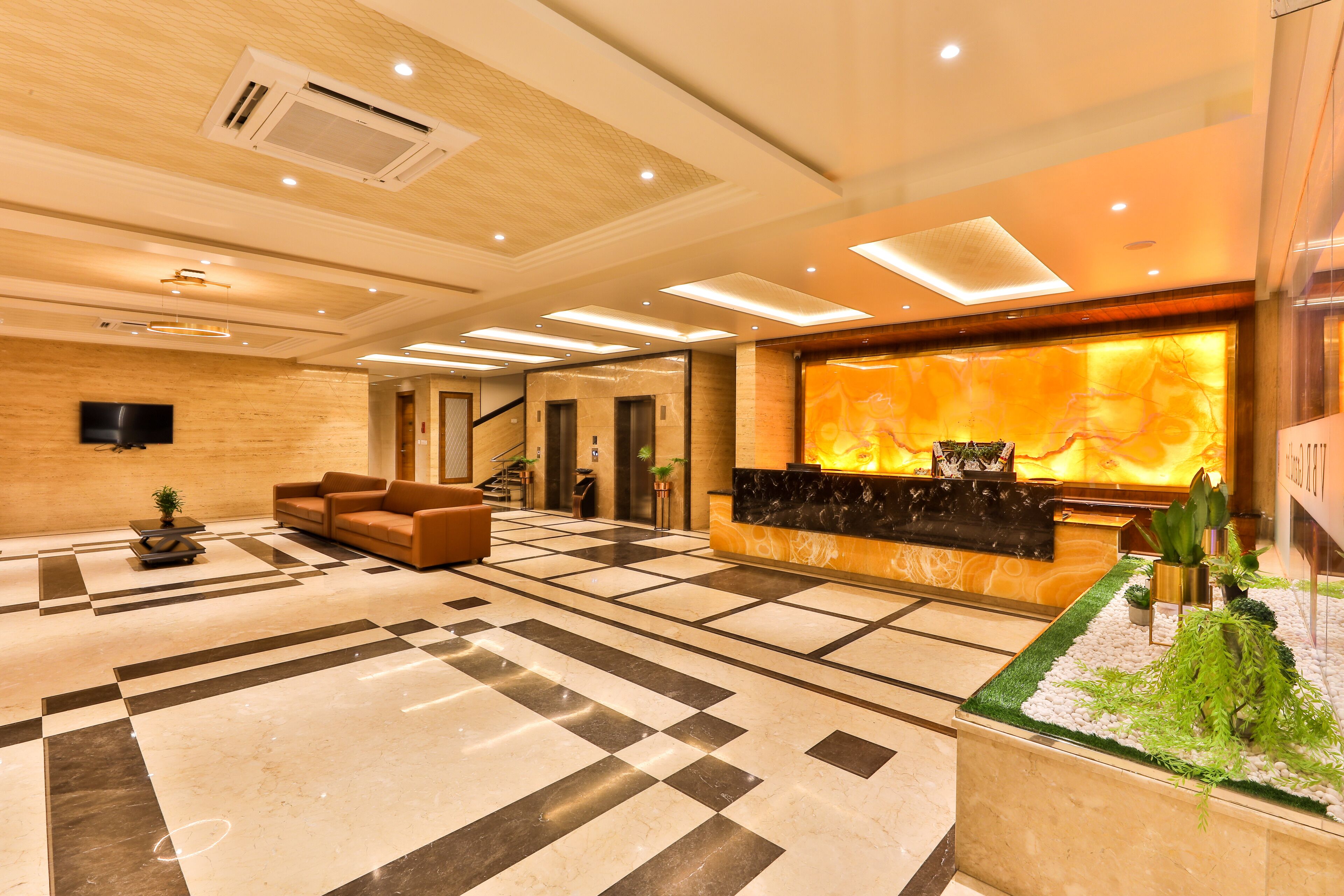Hotel VBR Grand Inn