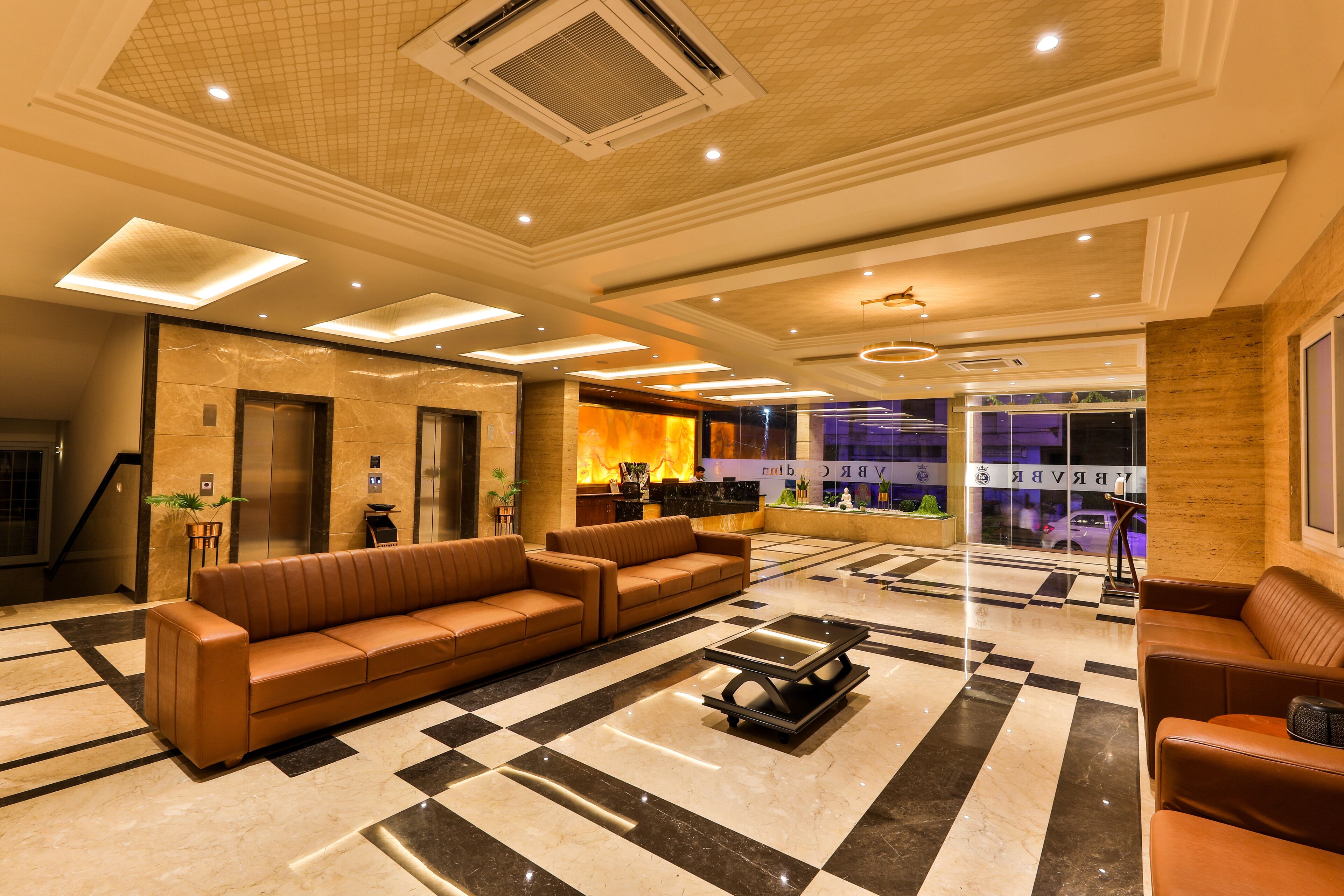 Hotel VBR Grand Inn