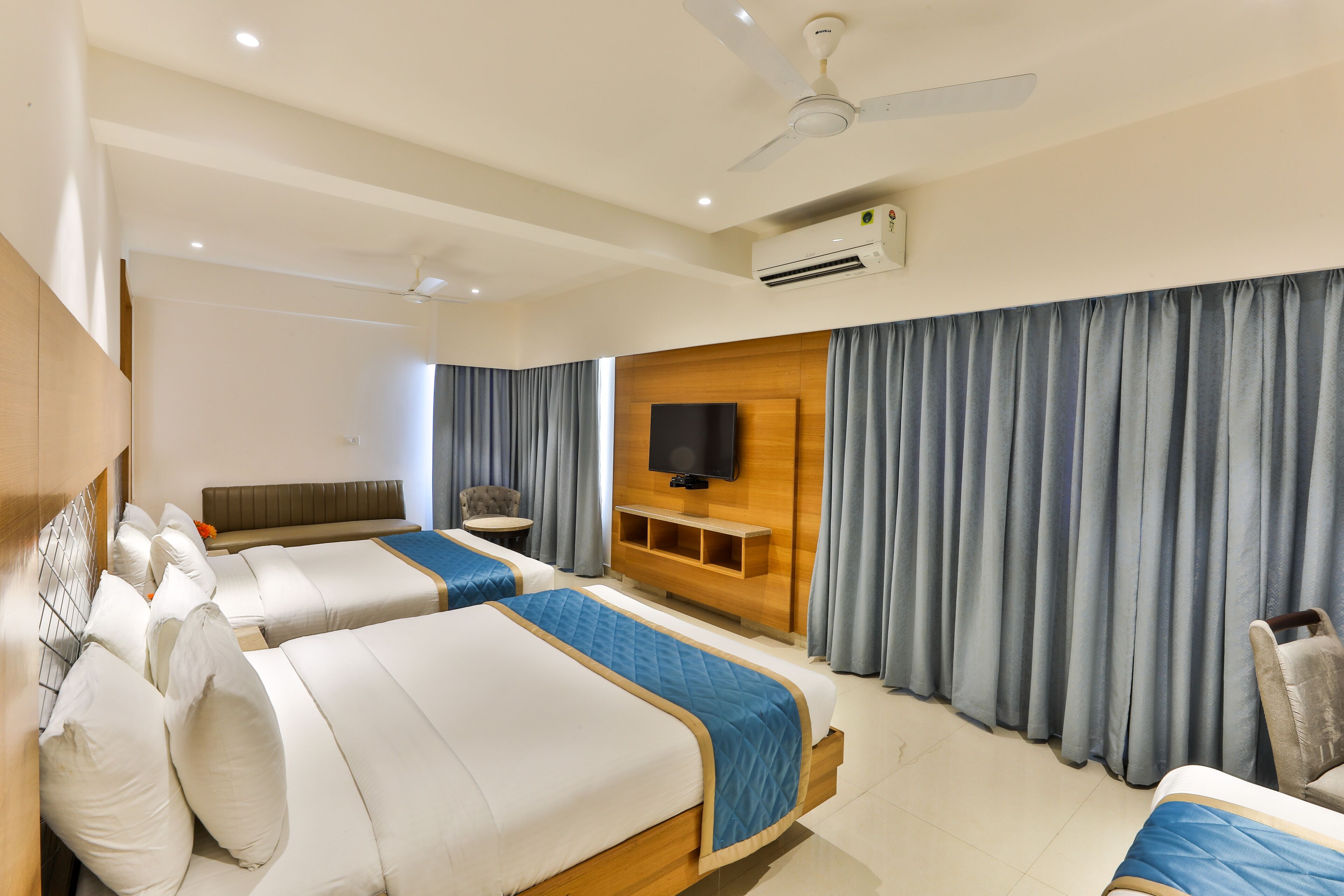 Hotel VBR Grand Inn