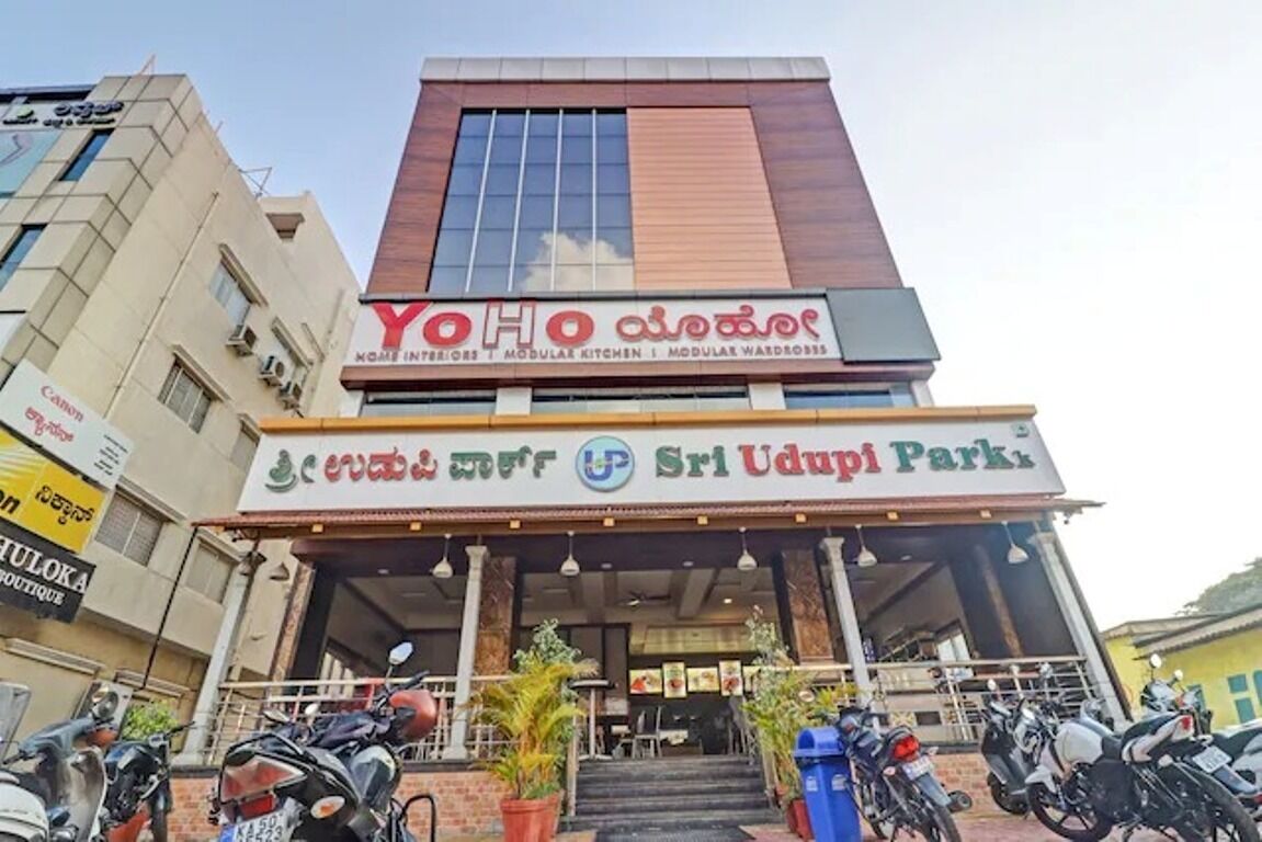 Iroomz Sri Udupi Park Suites Pmc