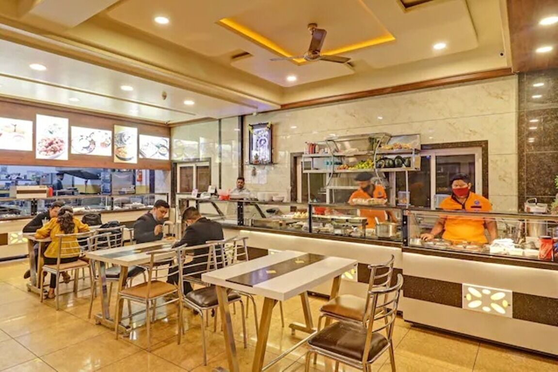 Iroomz Sri Udupi Park Suites Pmc