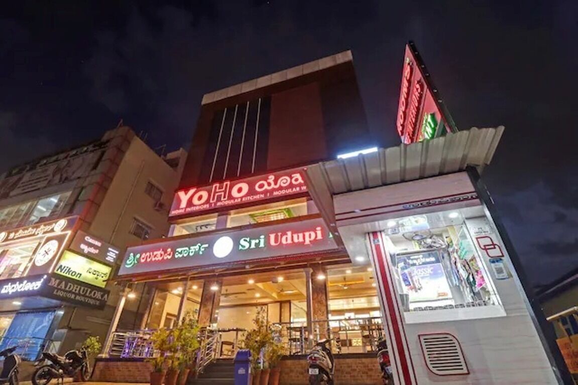Iroomz Sri Udupi Park Suites Pmc