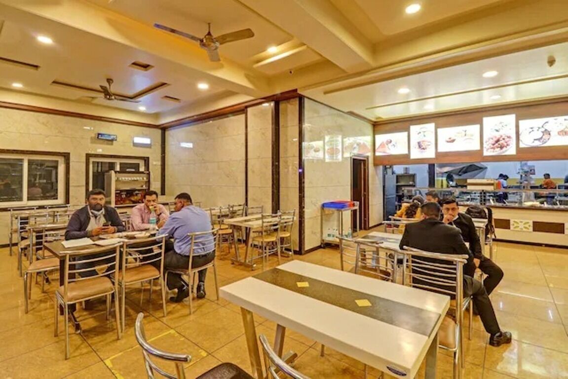 Iroomz Sri Udupi Park Suites Pmc