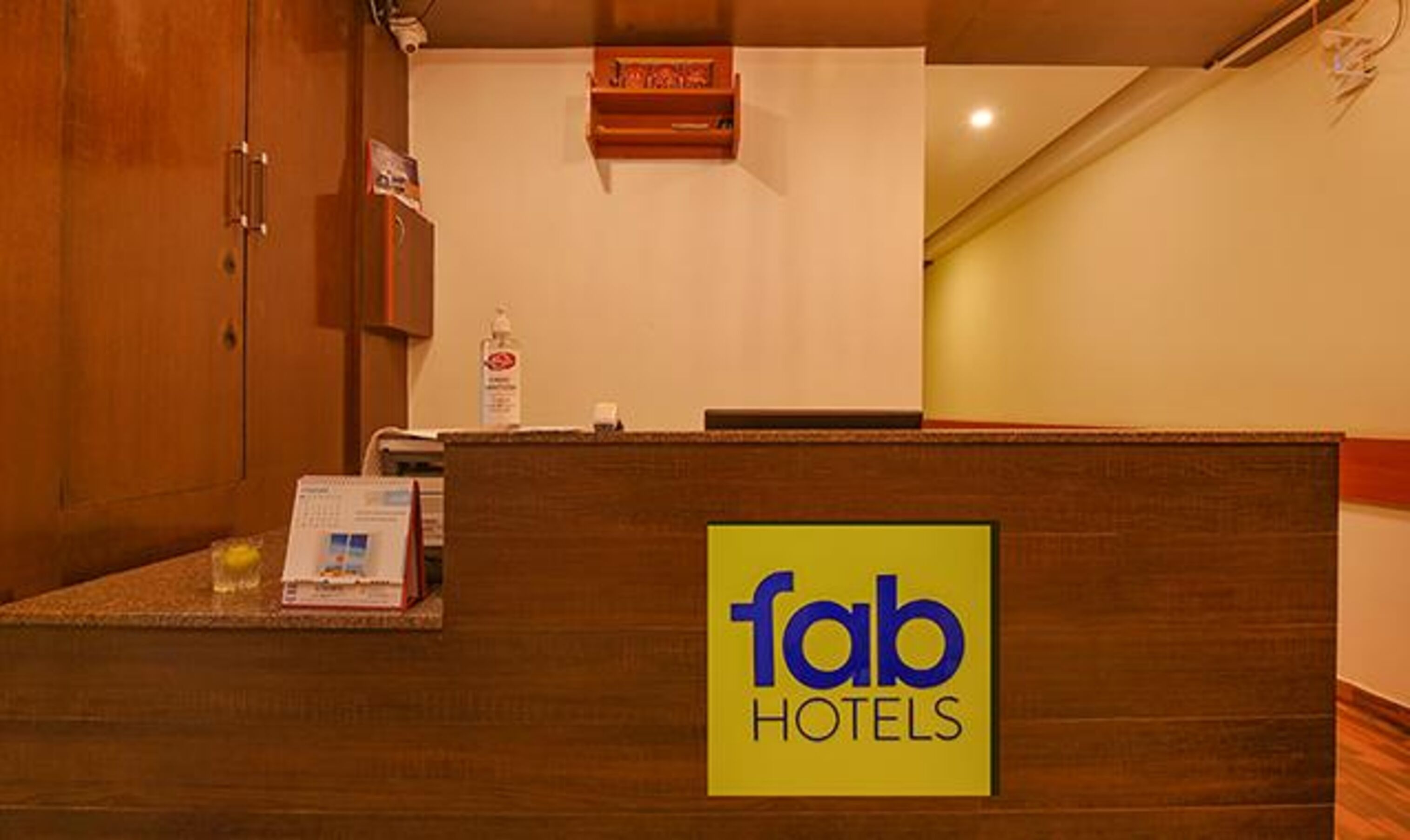 Jen & Jo Hotel By Fab