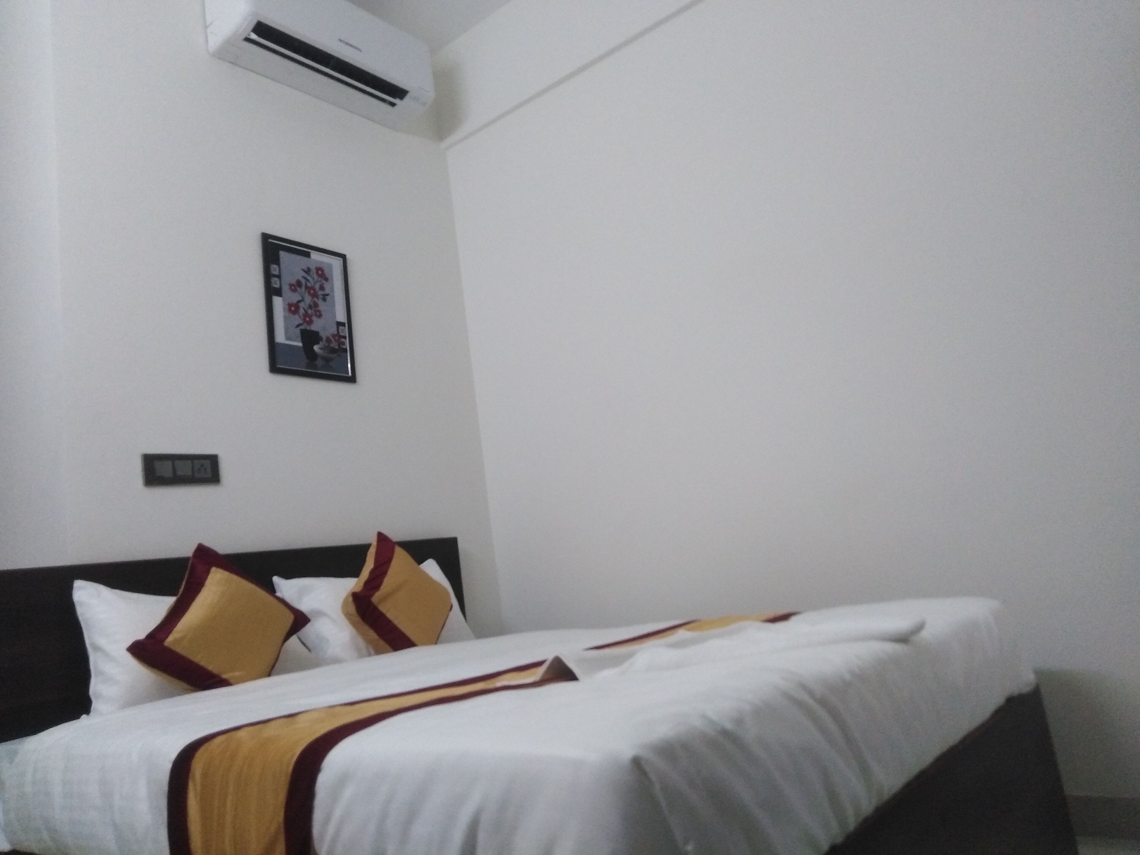 J K Inn Hotel by  Urban Express
