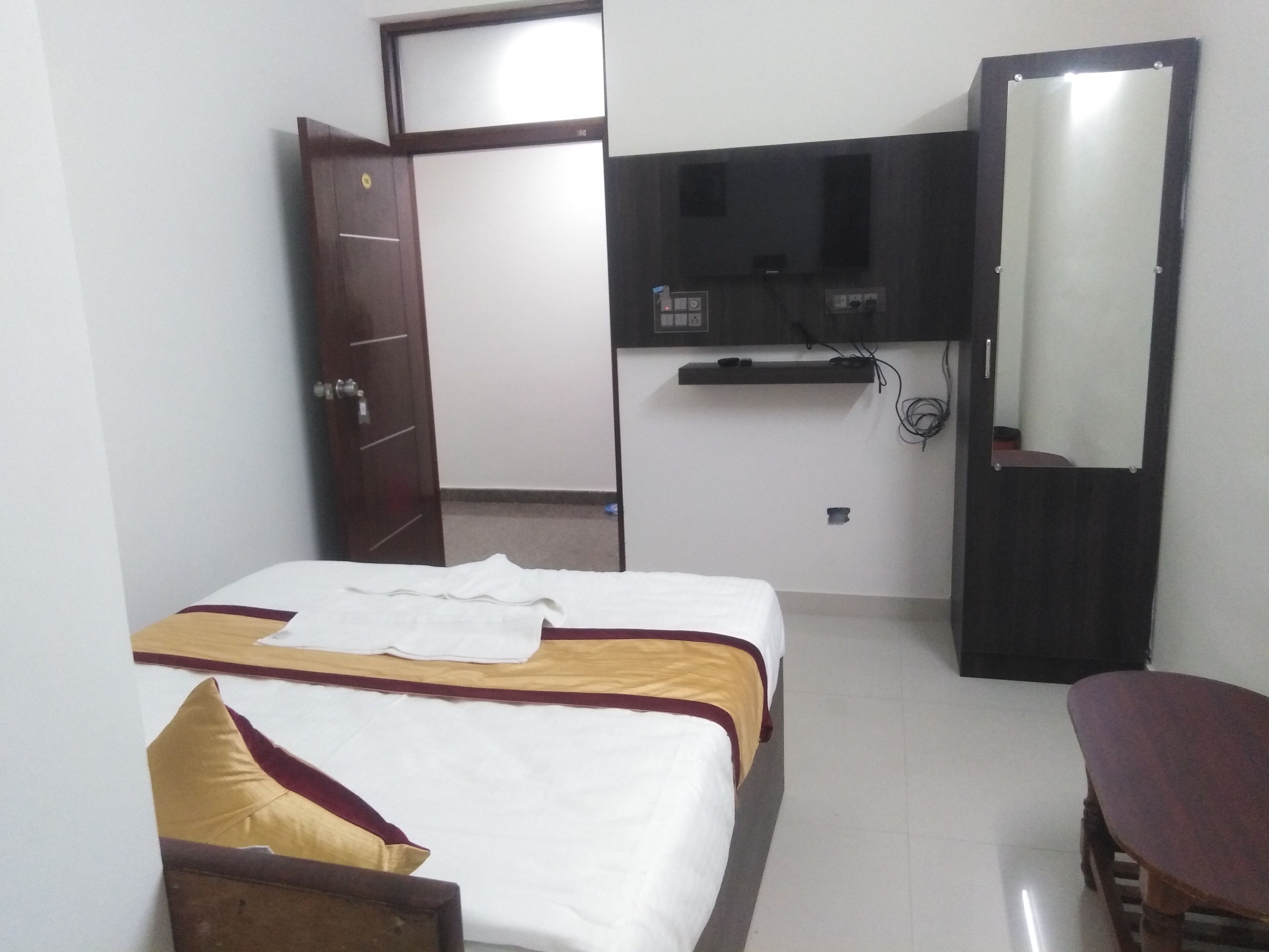 J K Inn Hotel by  Urban Express