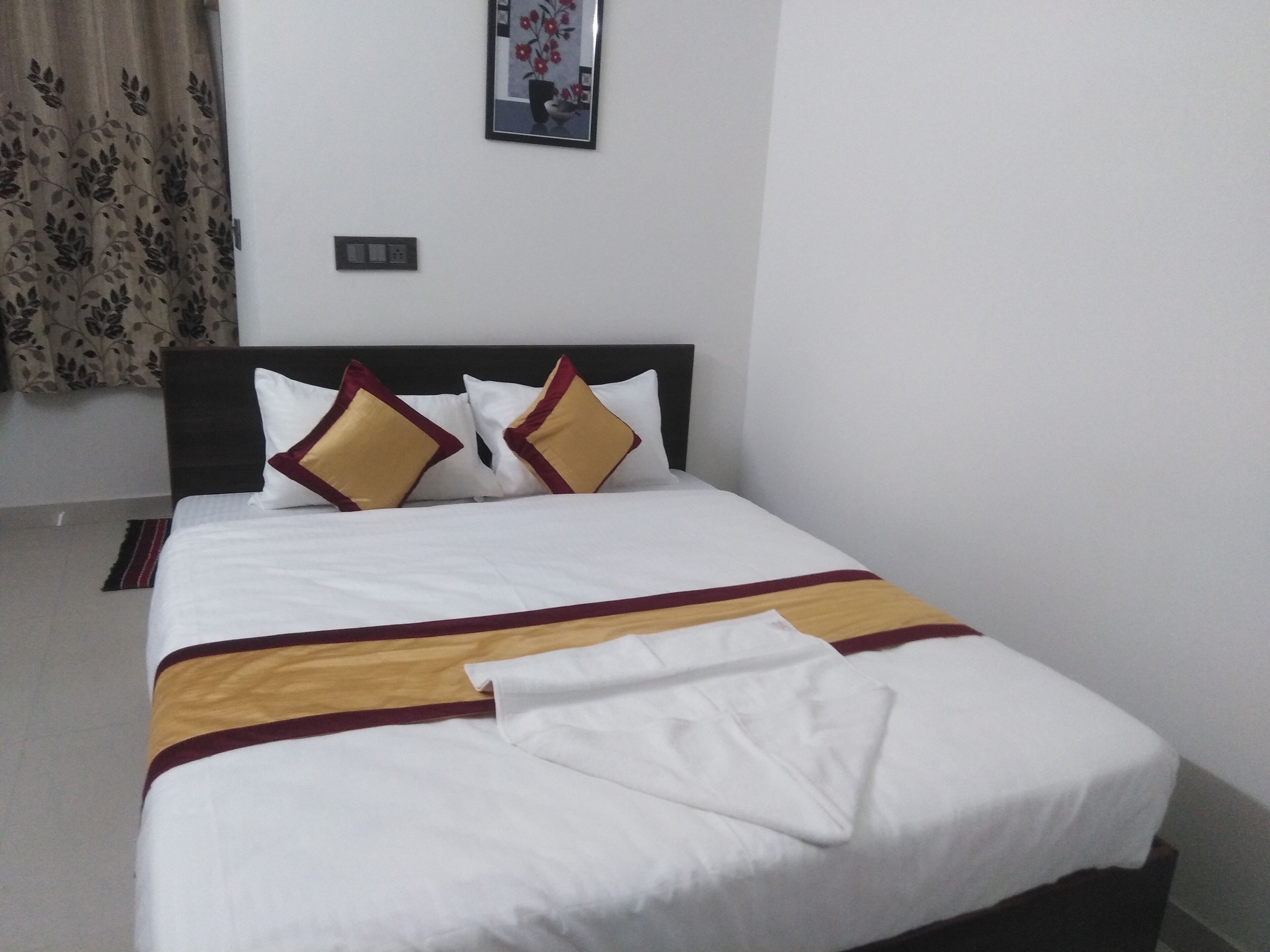 J K Inn Hotel by  Urban Express