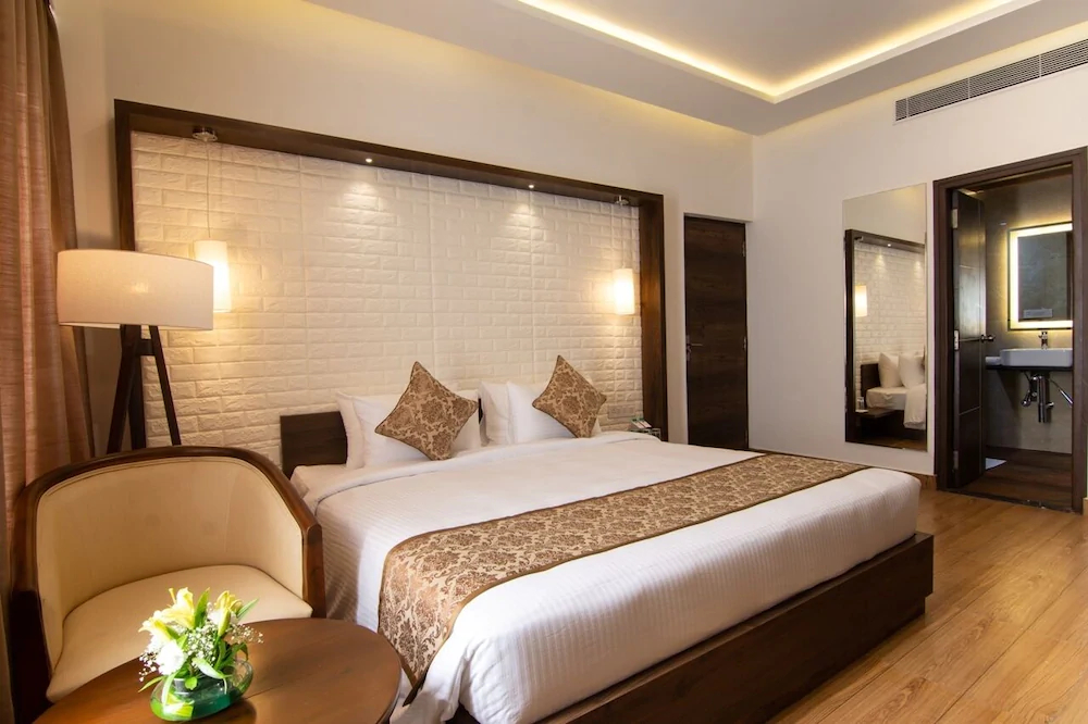 The Liverpool Hotel Red