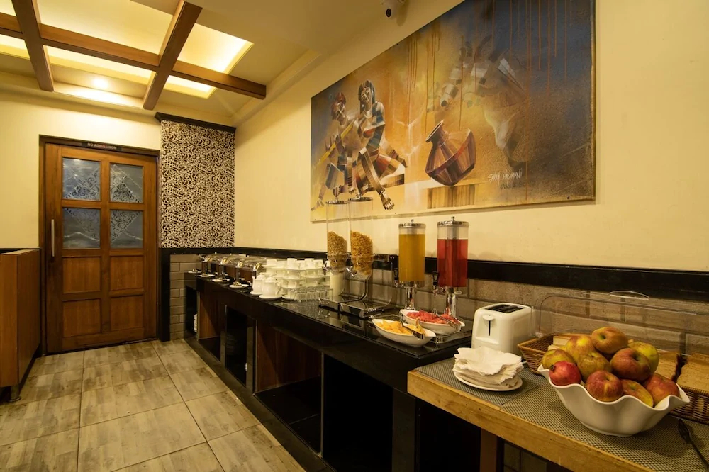The Liverpool Hotel Red