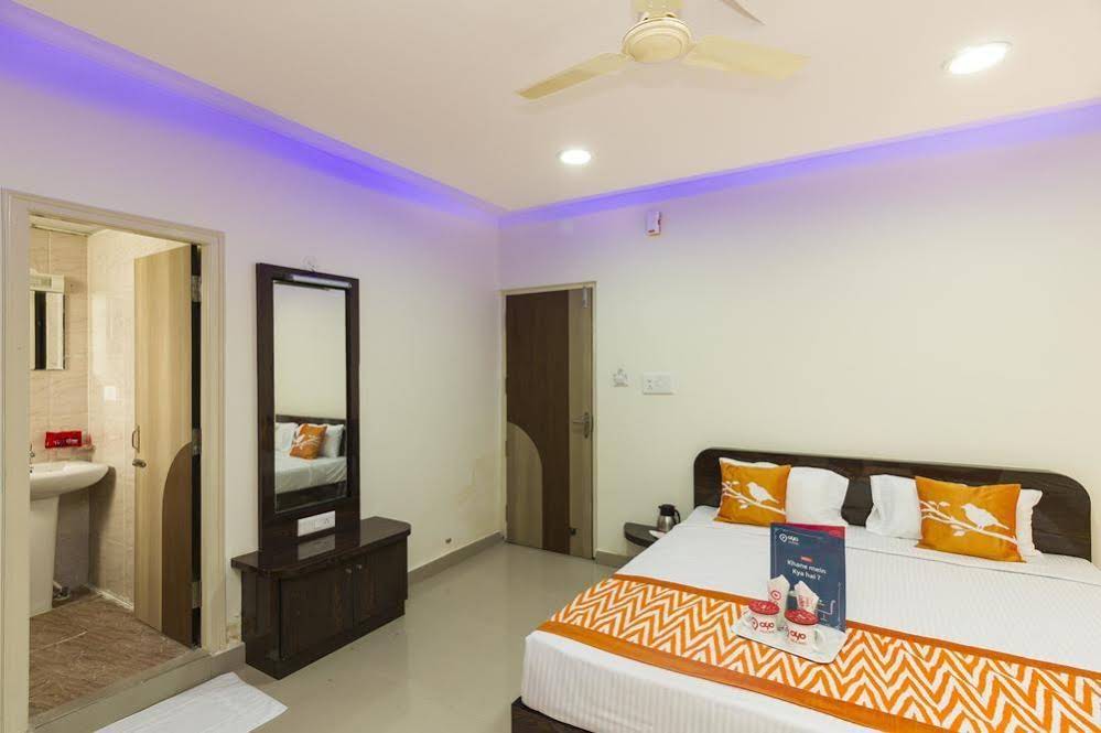 OYO Flagship 15444 Manasa Residency