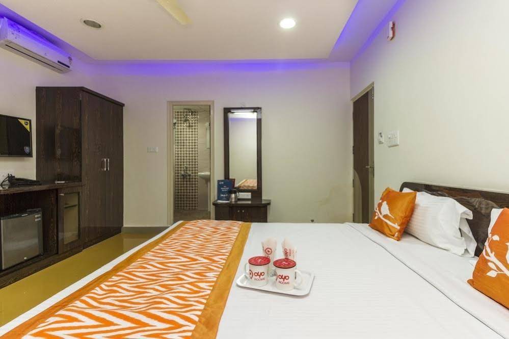 OYO Flagship 15444 Manasa Residency