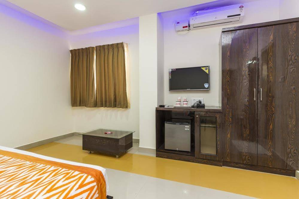 OYO Flagship 15444 Manasa Residency