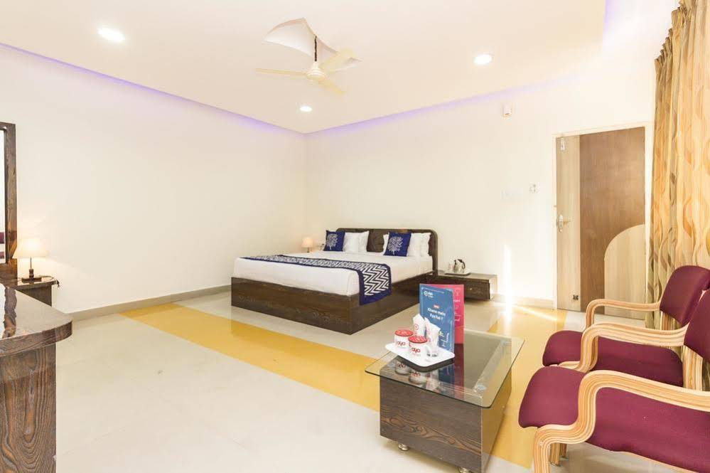 OYO Flagship 15444 Manasa Residency