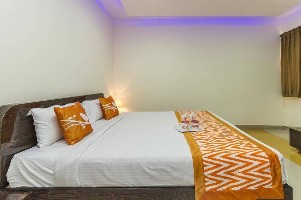 OYO Flagship 15444 Manasa Residency