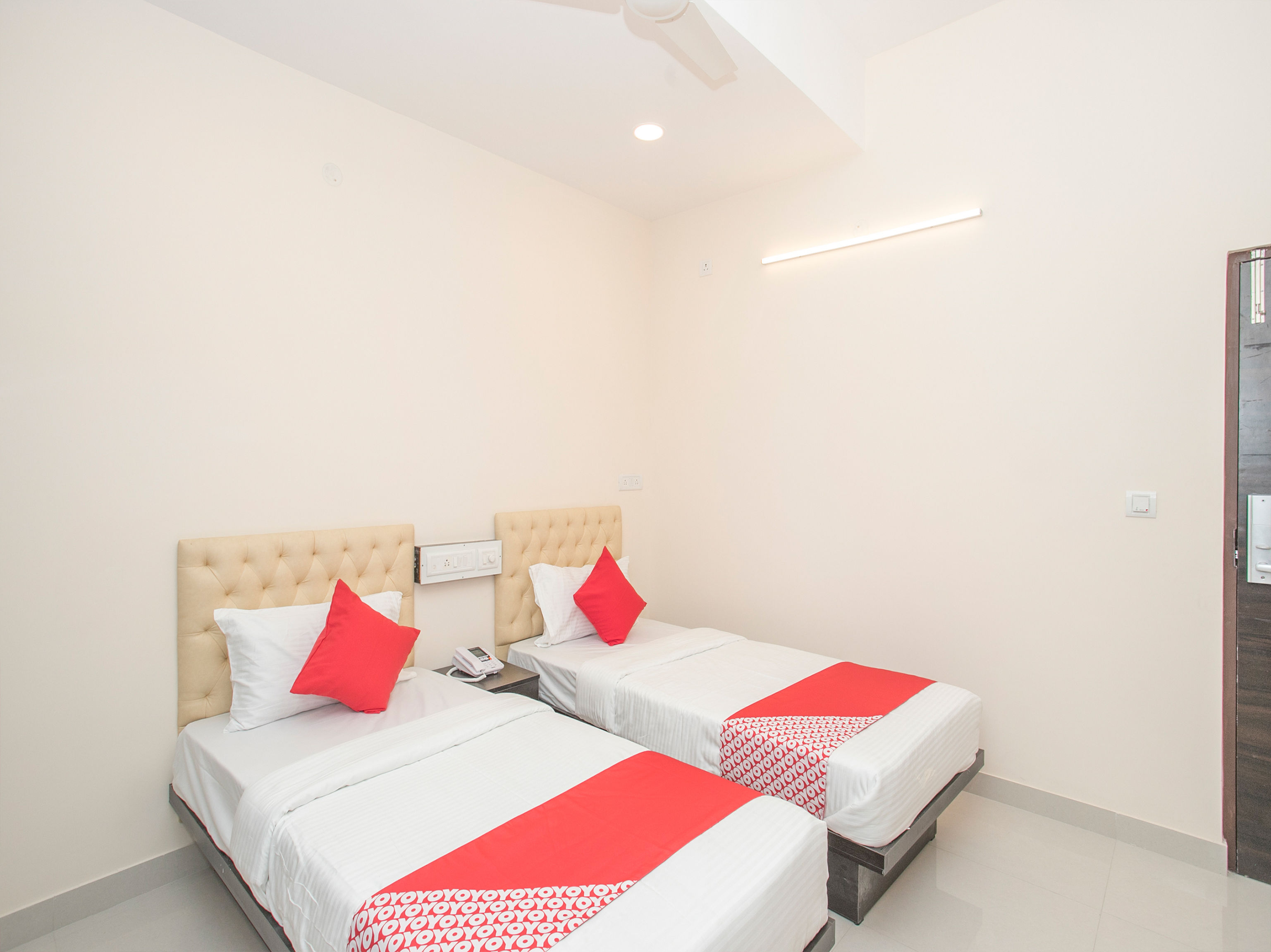 Maple Tree By OYO Rooms