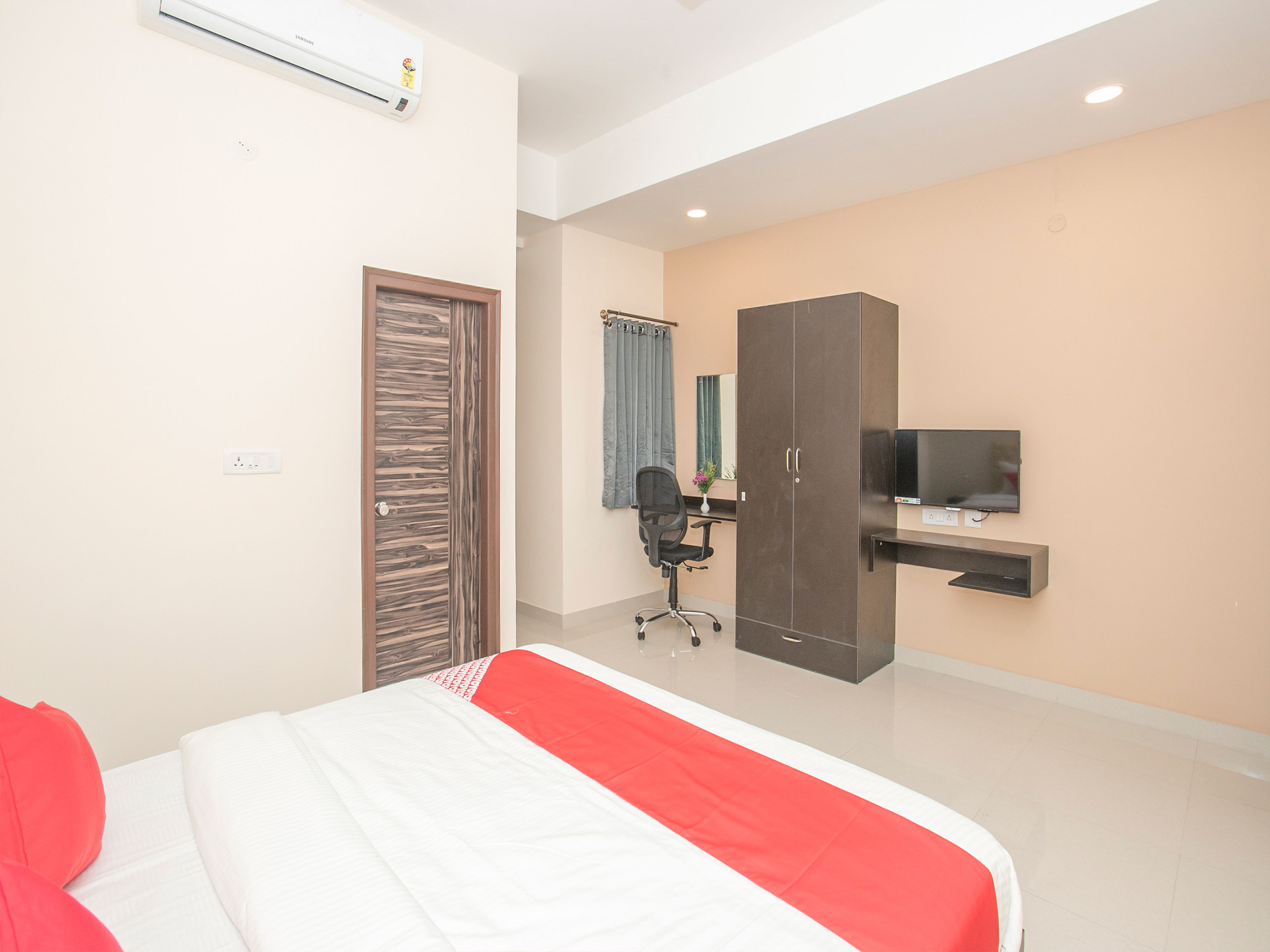 Maple Tree By OYO Rooms