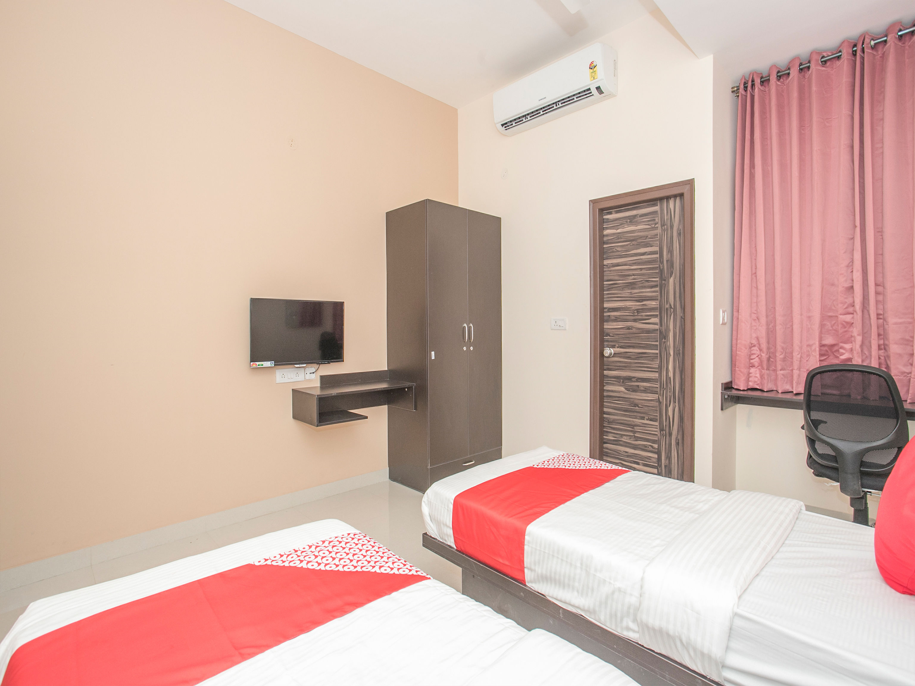 Maple Tree By OYO Rooms