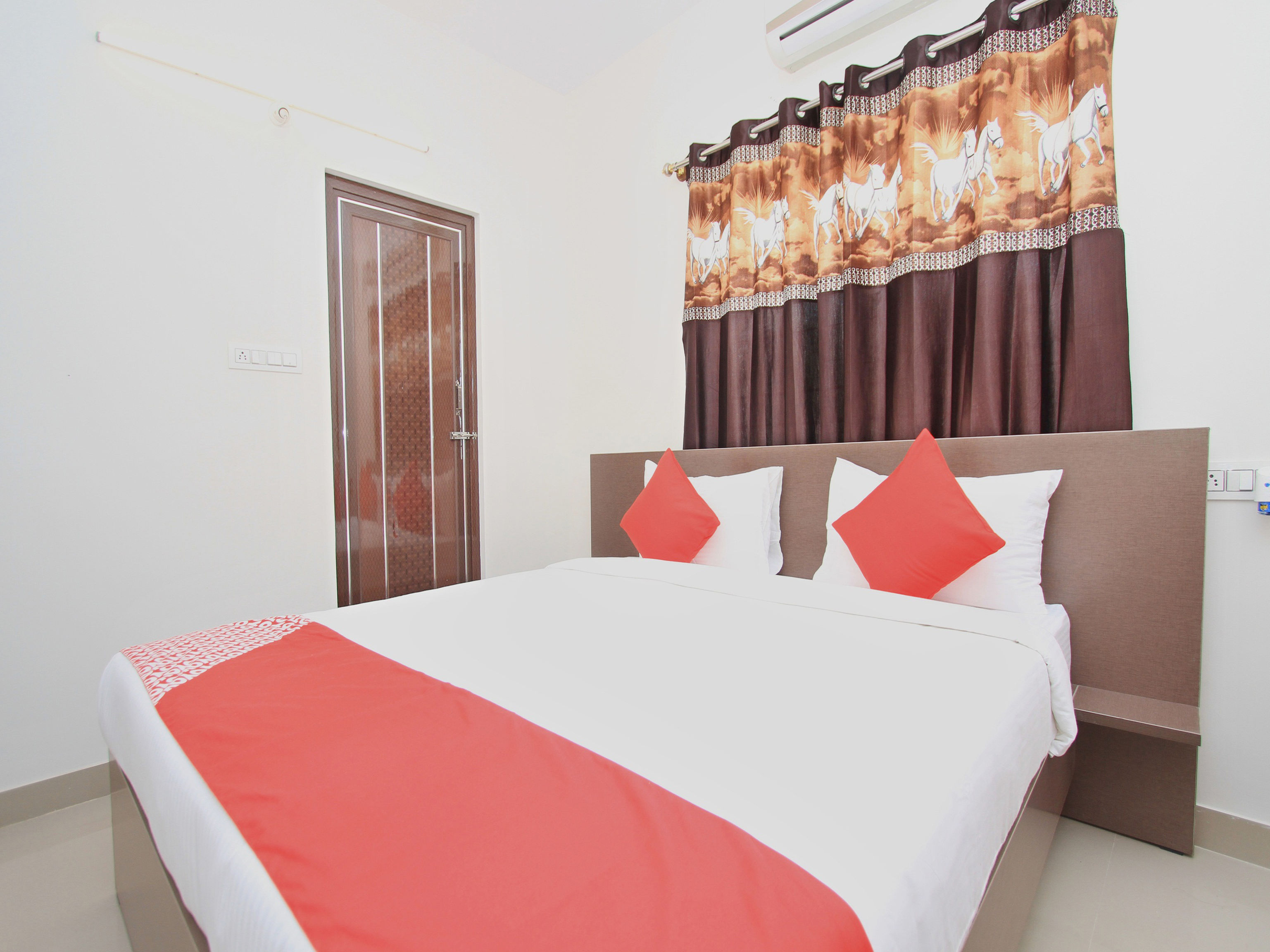 Maruthi Global by OYO Rooms