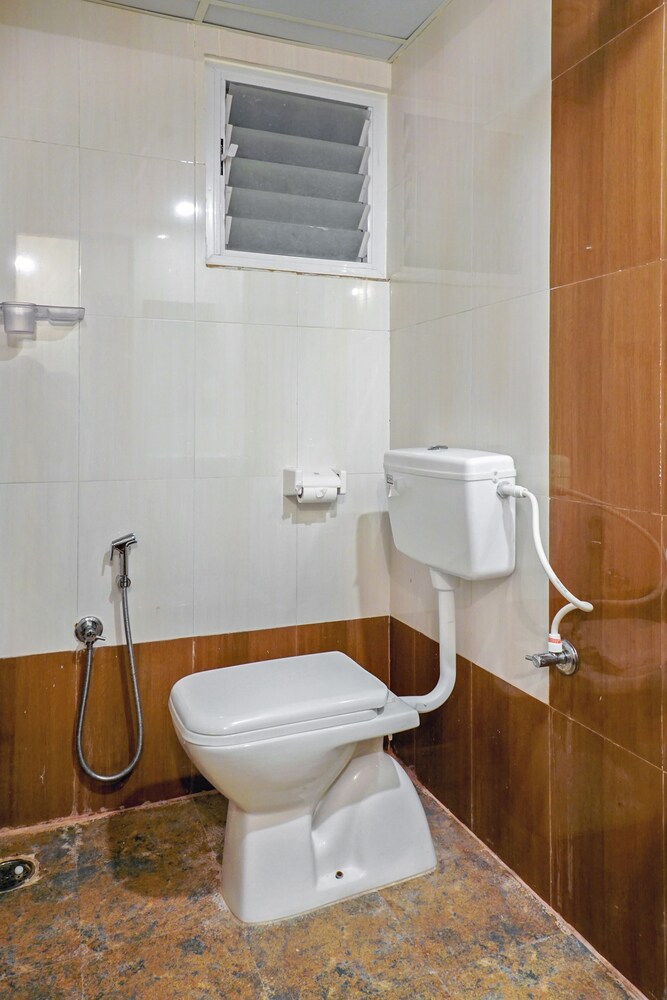 Maruthi Home Stays 2 By OYO Rooms