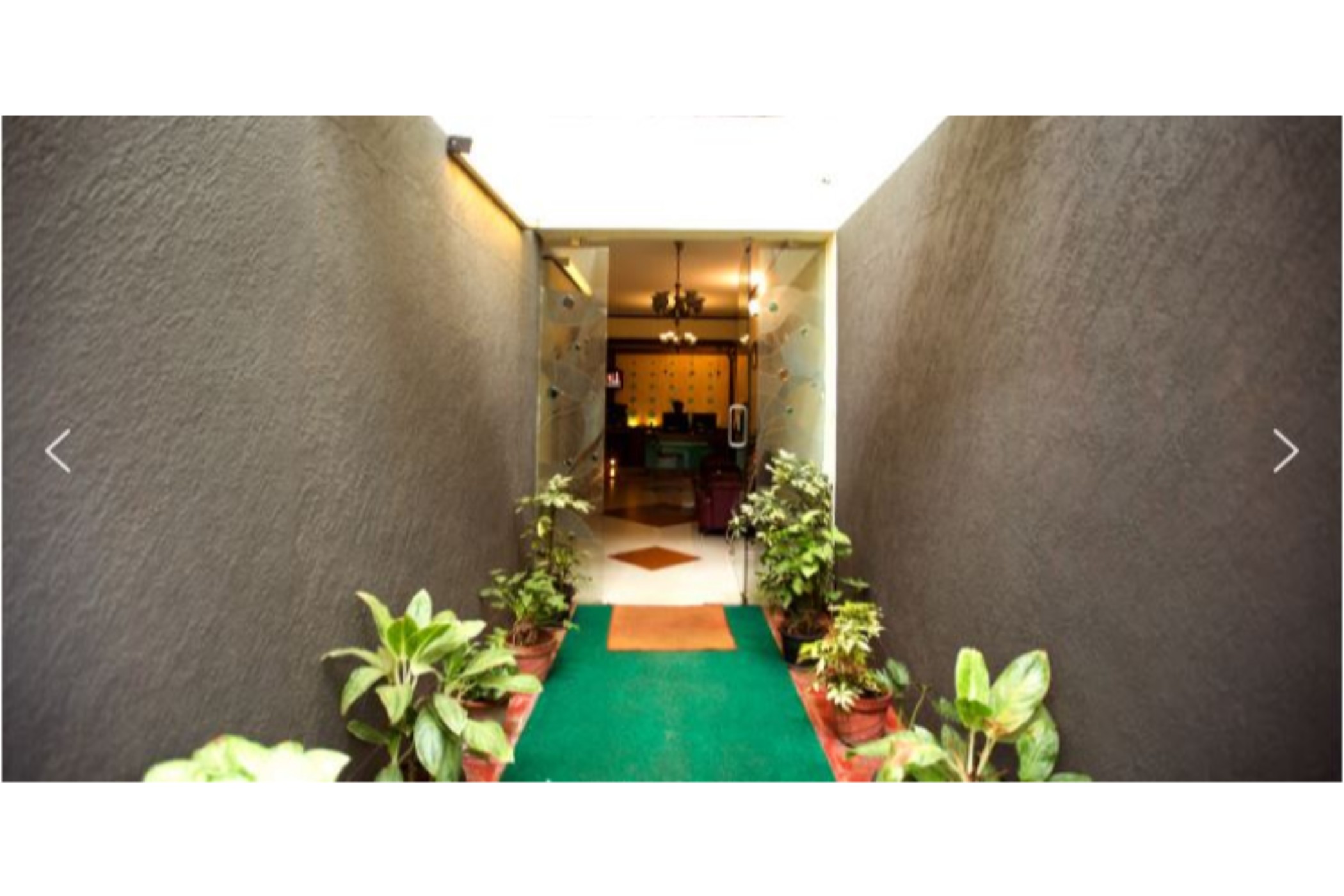 Mint Queensway Suites