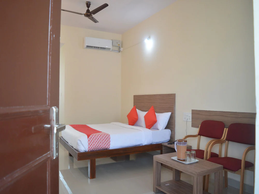 New Champion Residency by OYO Rooms