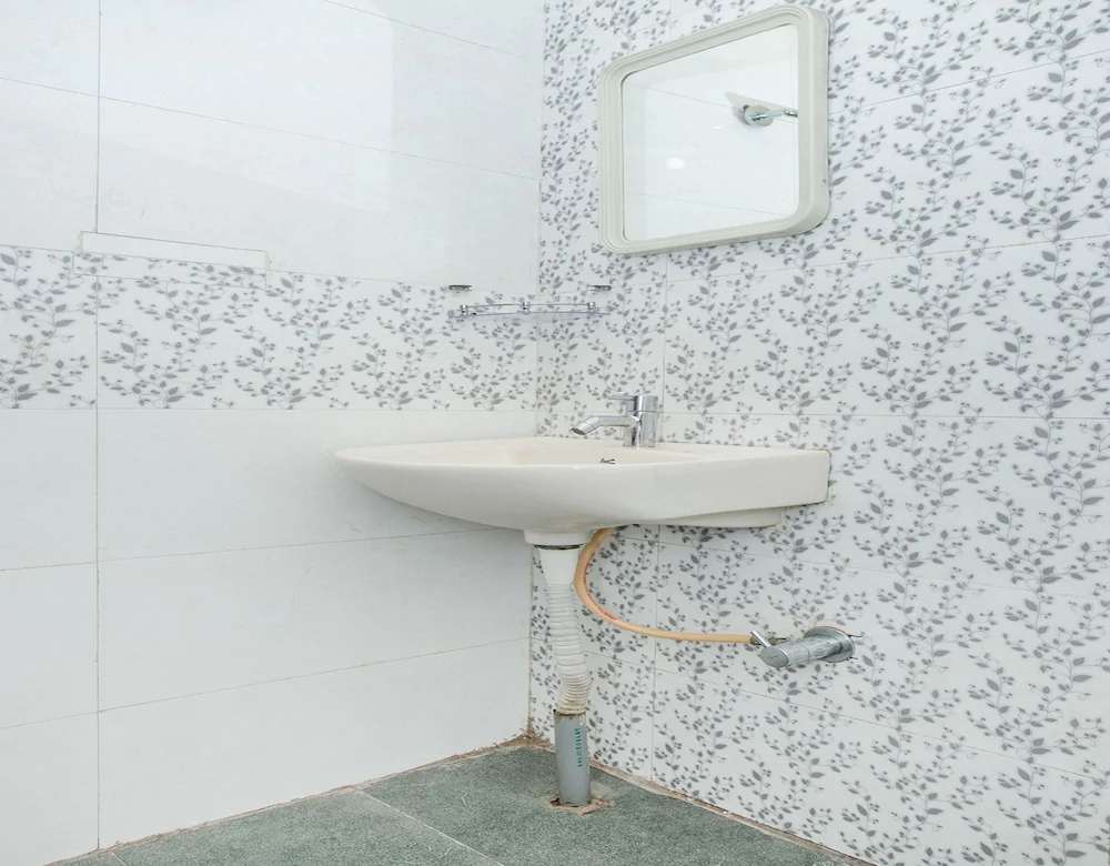 OYO 13170 Victory Suites