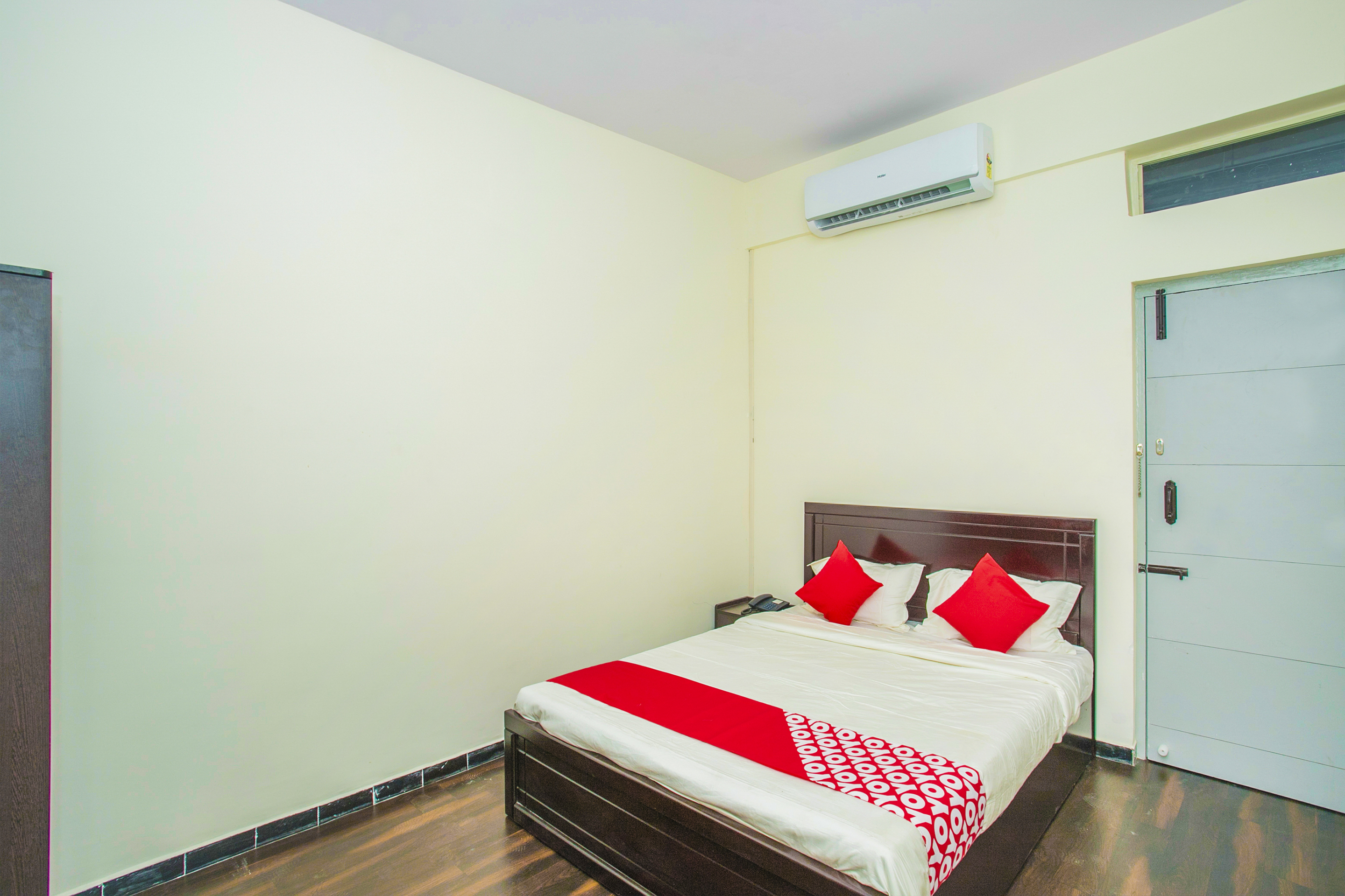 OYO 14430 Sunshine Grand