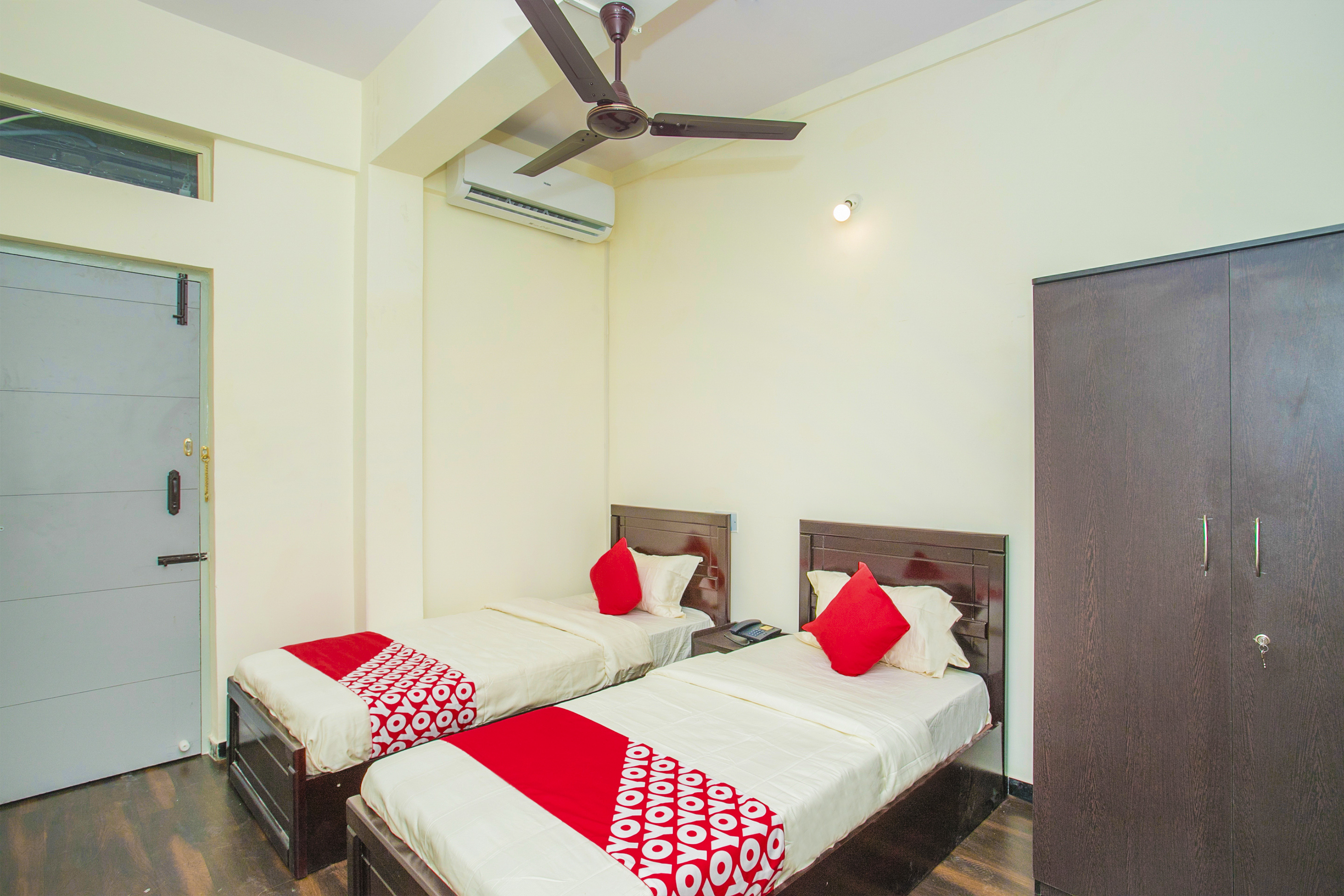 OYO 14430 Sunshine Grand