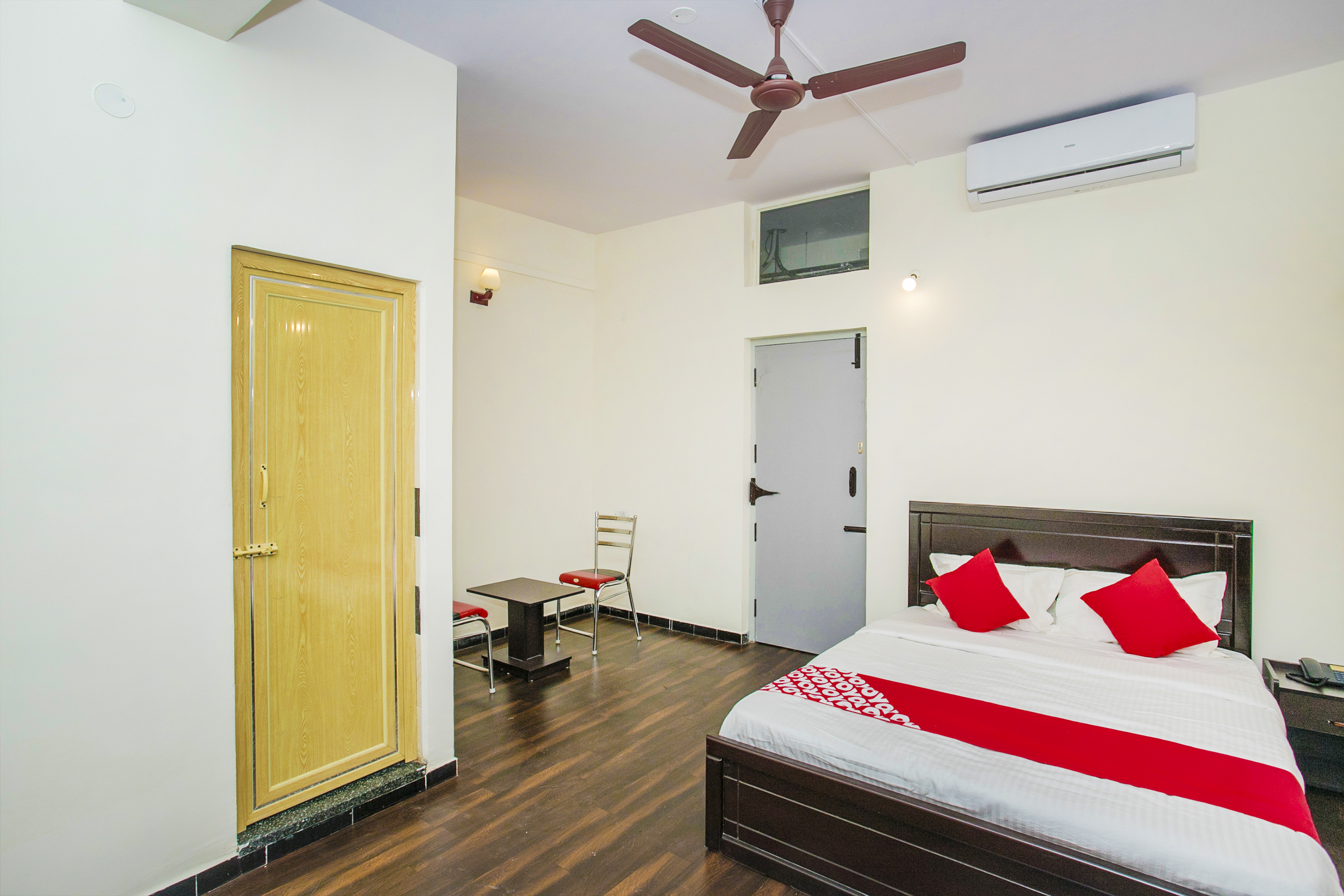 OYO 14430 Sunshine Grand
