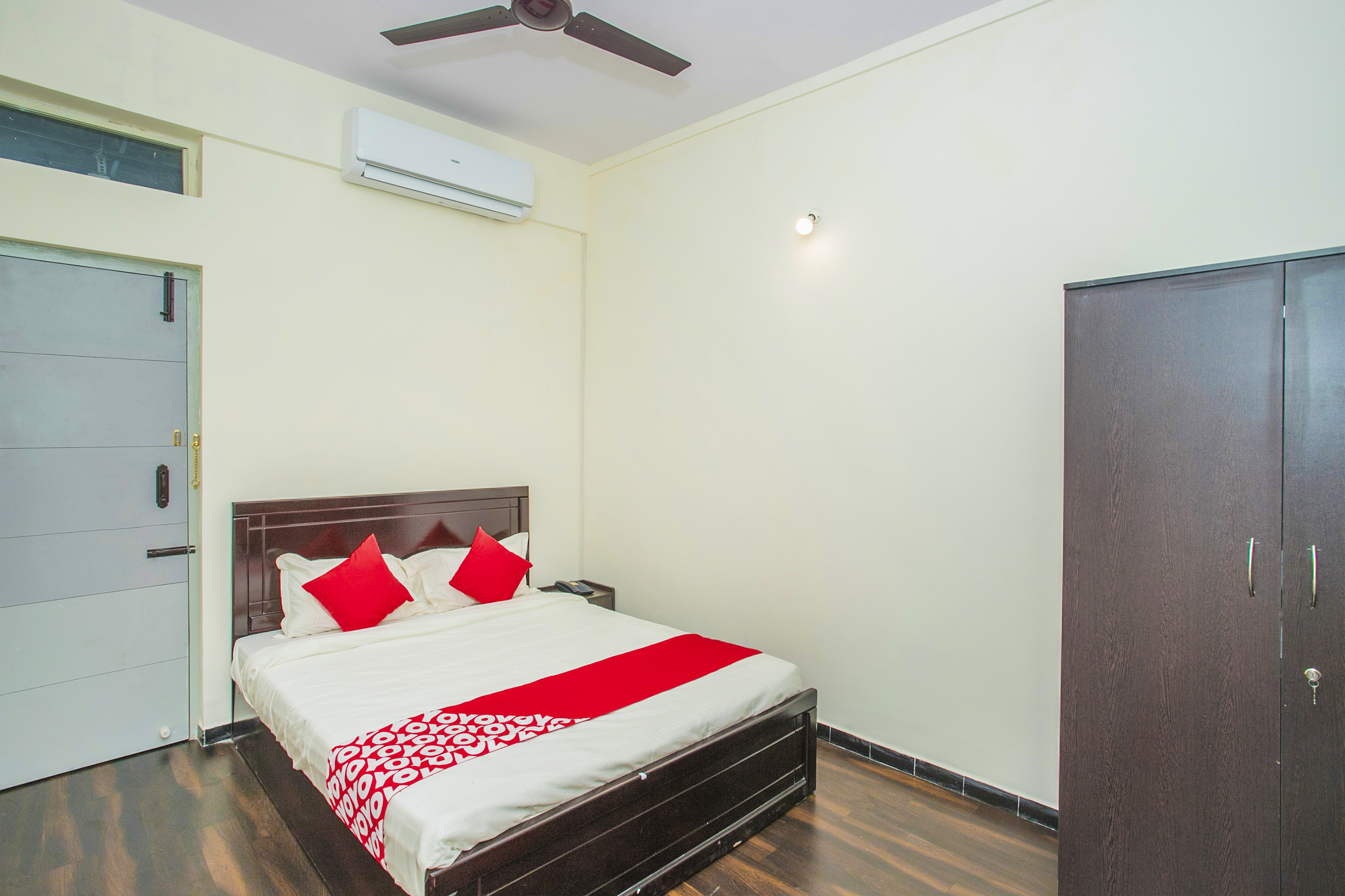 OYO 14430 Sunshine Grand