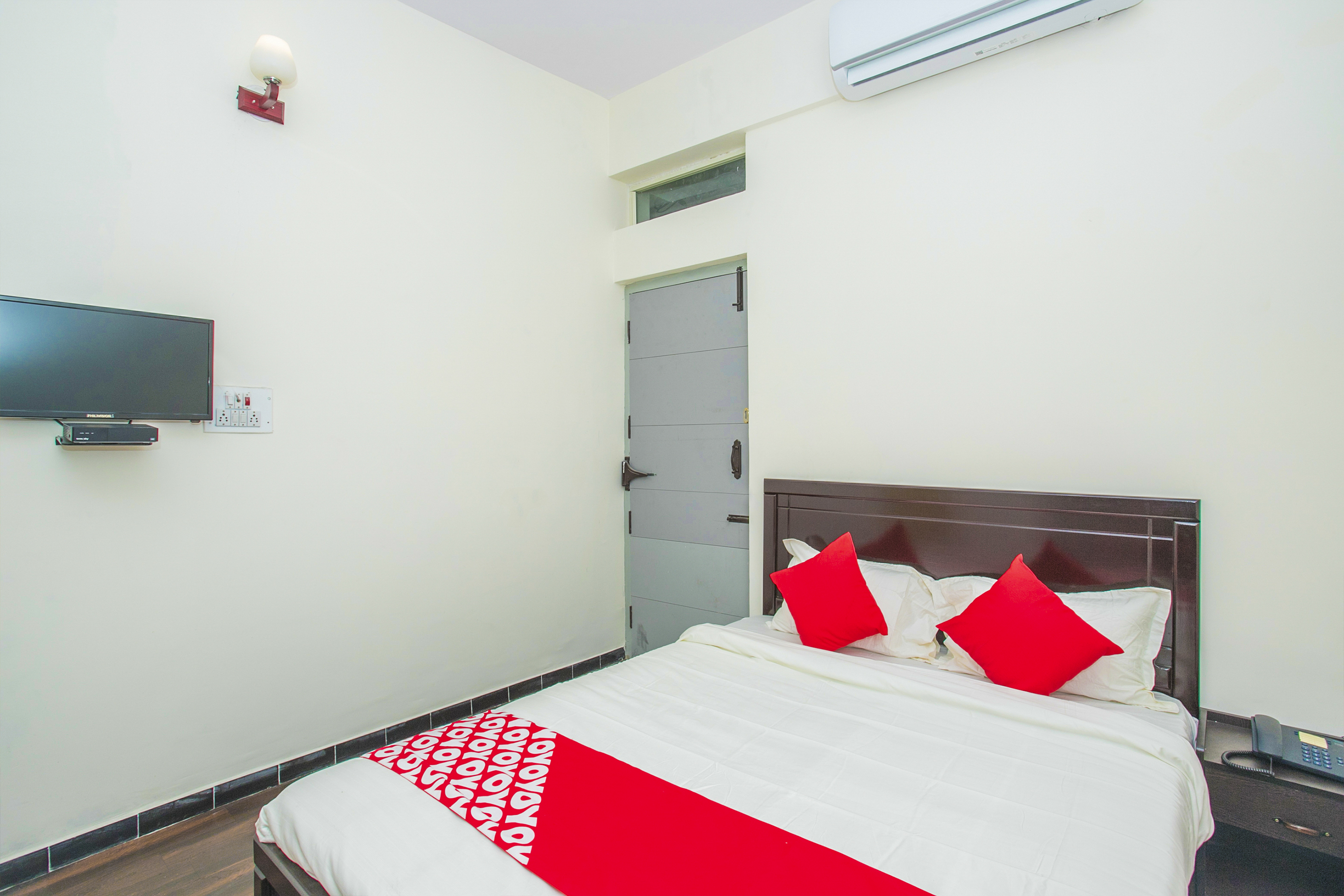 OYO 14430 Sunshine Grand