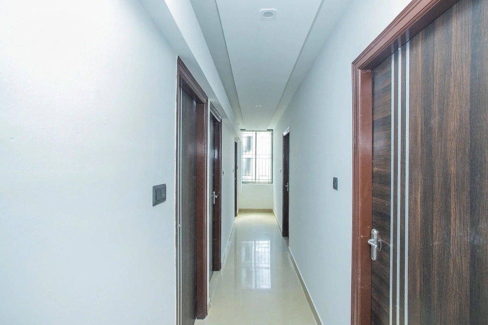 OYO 15111 Greencity Comforts