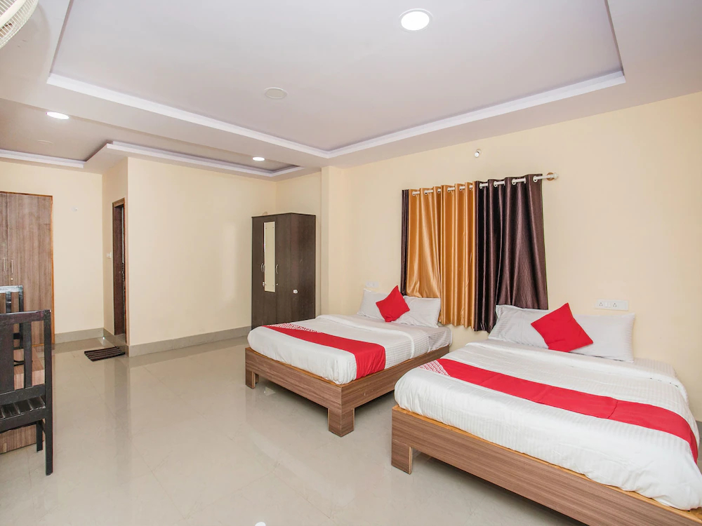 OYO 15818 Om Sai Residency