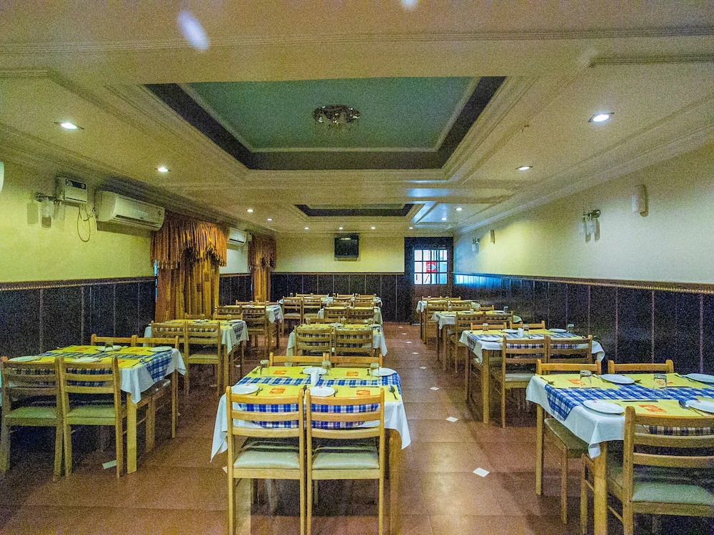 OYO 16661 E Foods