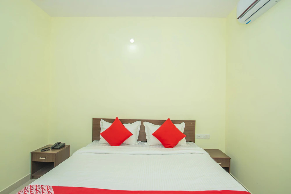 OYO 19749 New Shelton Suites