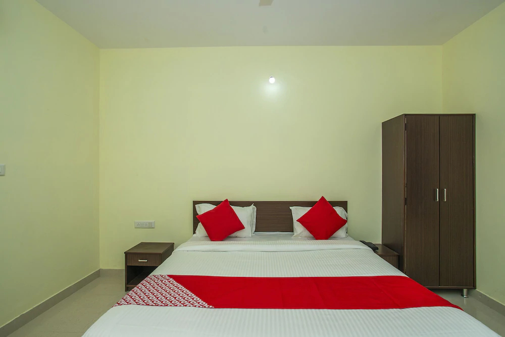 OYO 19749 New Shelton Suites