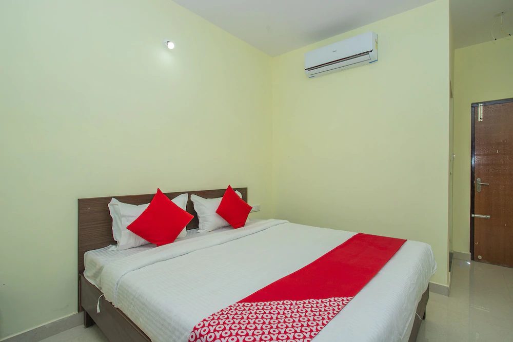 OYO 19749 New Shelton Suites