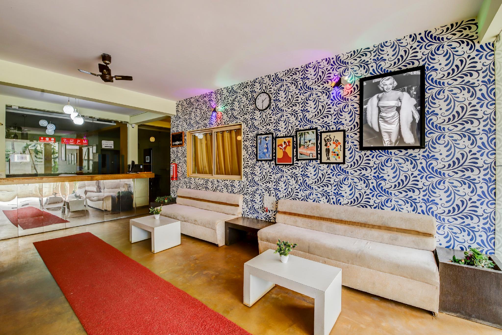 OYO 74511 Hotel Adya